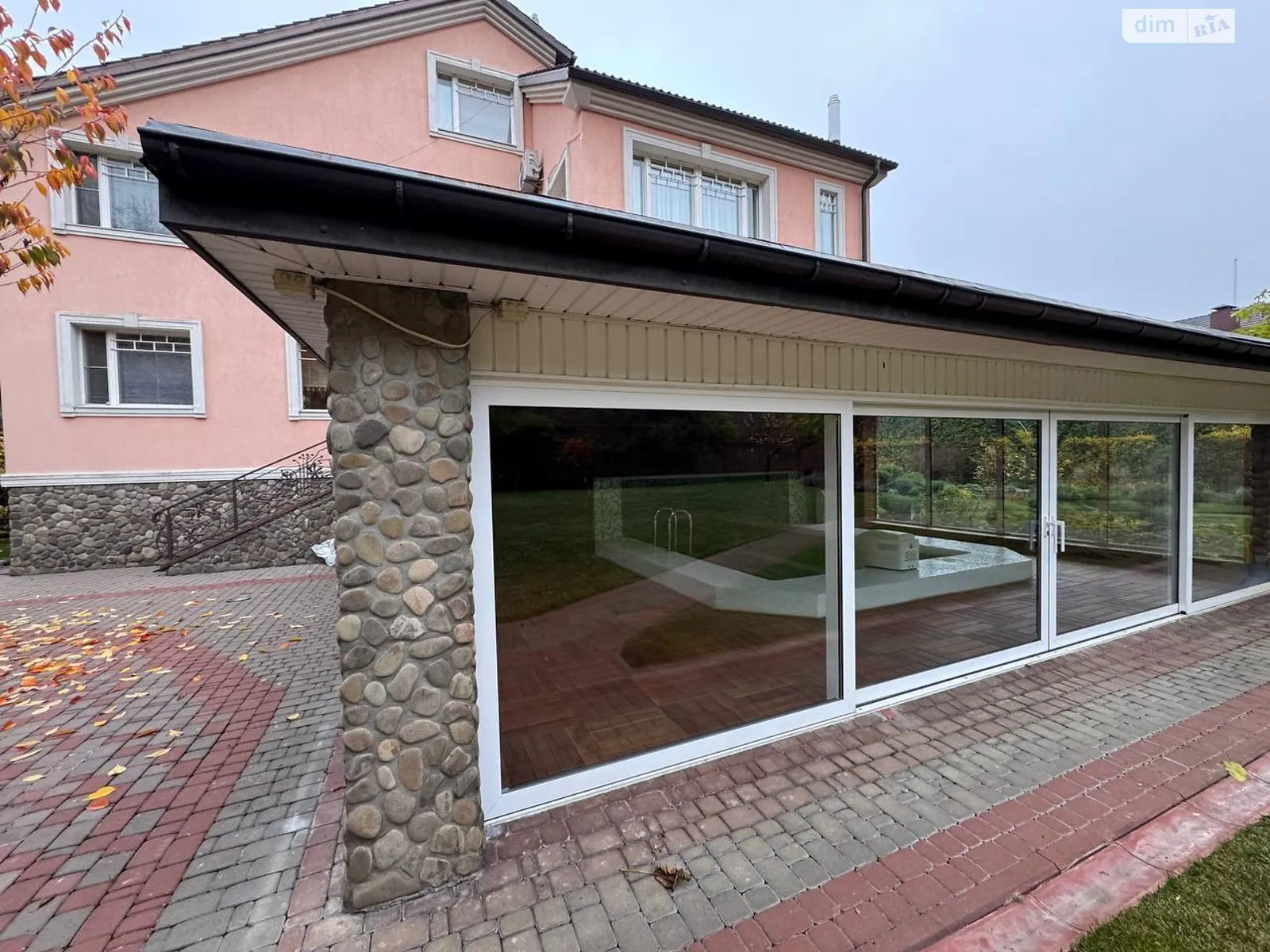 Сдается в аренду дом на 3 этажа 600 кв. м с мебелью, цена: 4500 $ - фото 1