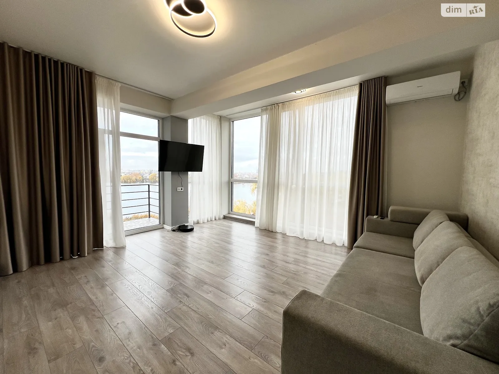 Сдается в аренду 2-комнатная квартира 70 кв. м в Ровно, ул. Черновола Вячеслава, 94Д - фото 1