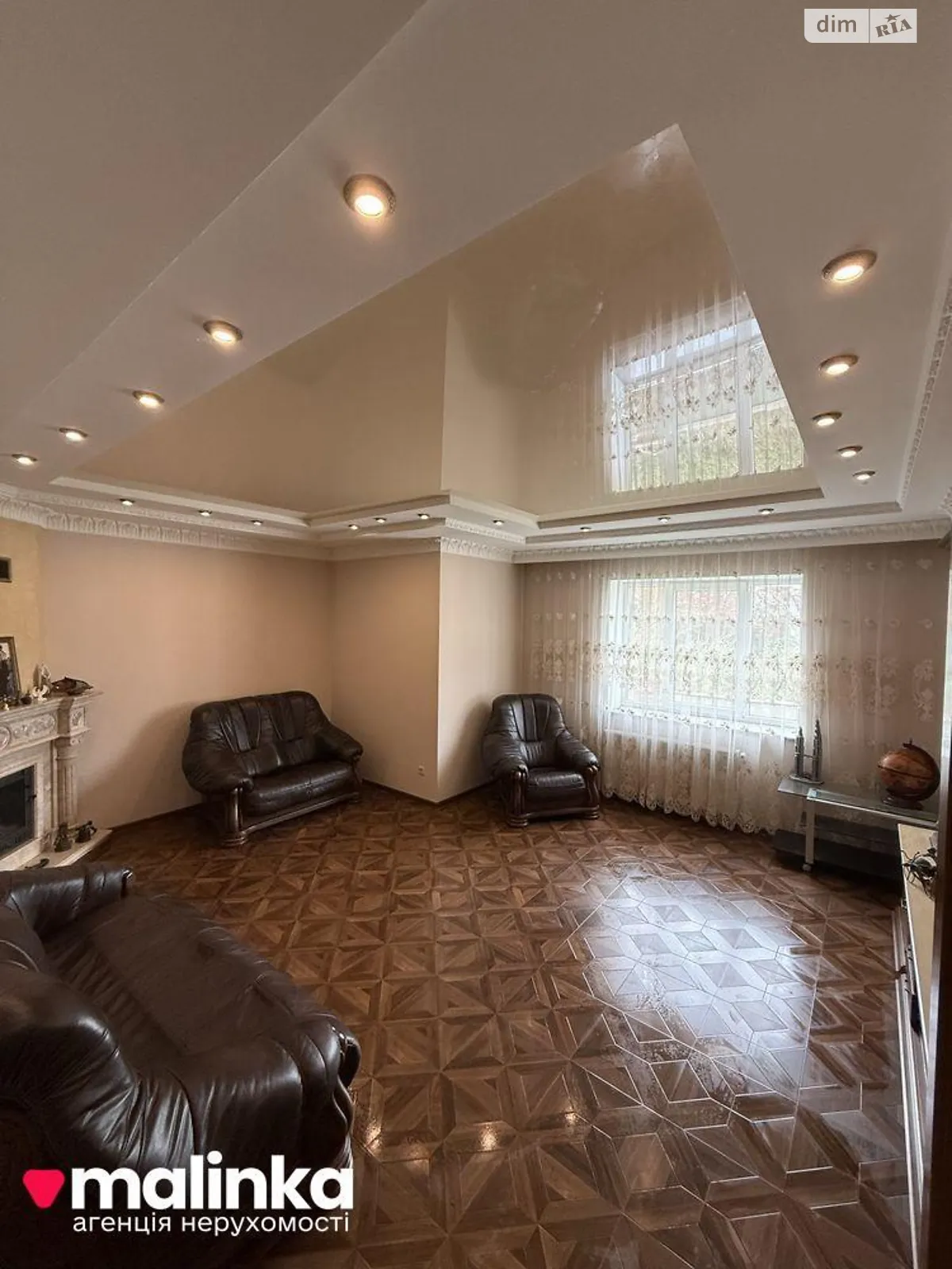 Продается дом на 2 этажа 291 кв. м с баней/сауной, цена: 470000 $ - фото 1