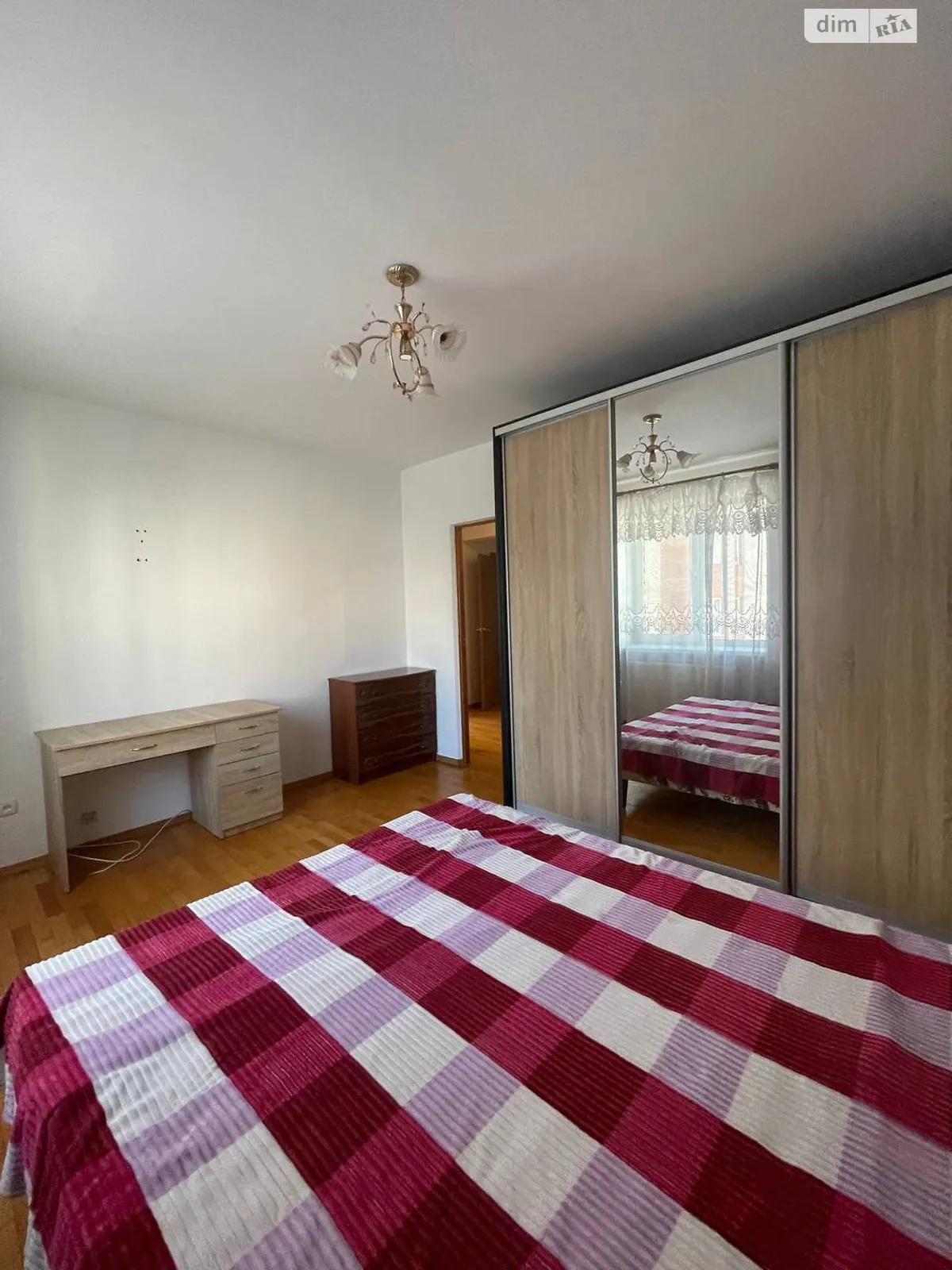 3-комнатная квартира 90 кв. м в Тернополе, ул. Черновецкая, 60 - фото 1