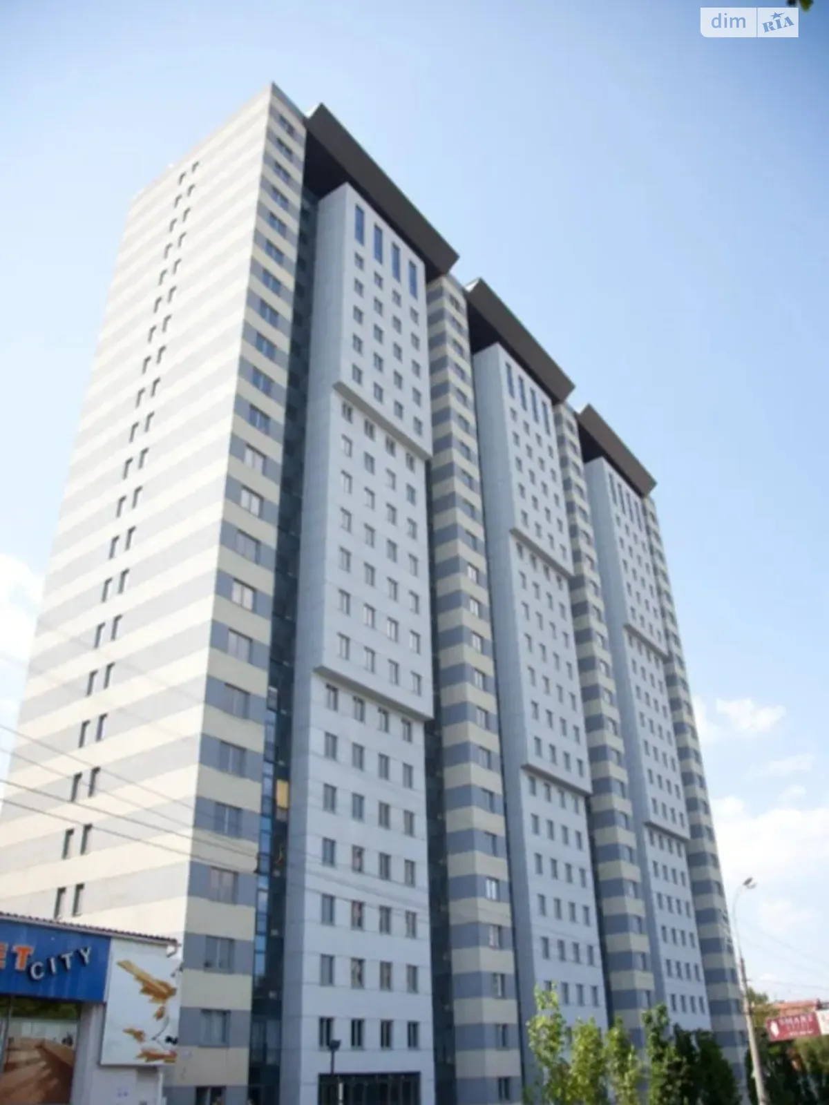 Продается 1-комнатная квартира 48 кв. м в Днепре, просп. Поля Александра, 16 - фото 1