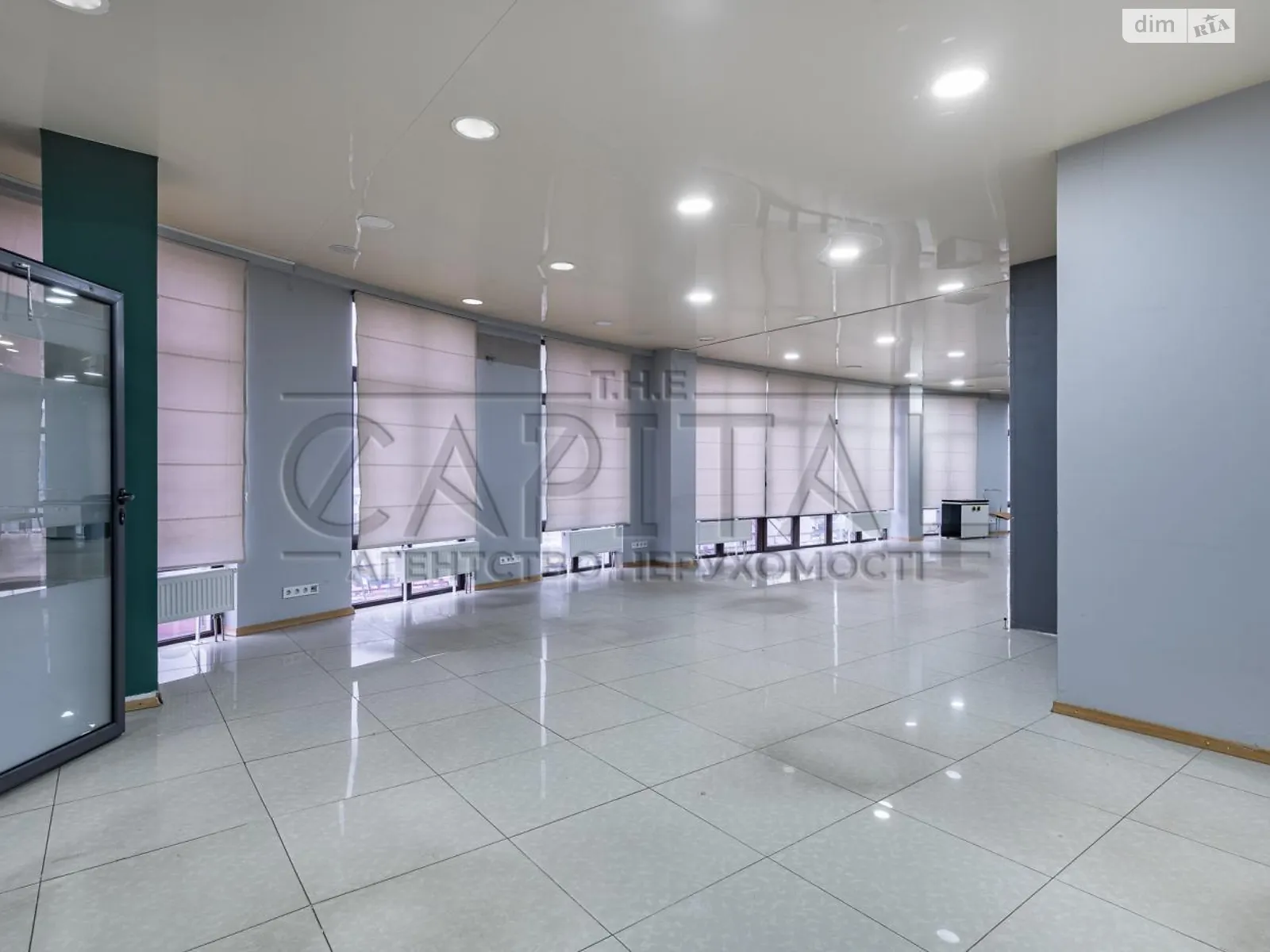 Сдается в аренду офис 350 кв. м в бизнес-центре, цена: 2500 $ - фото 1