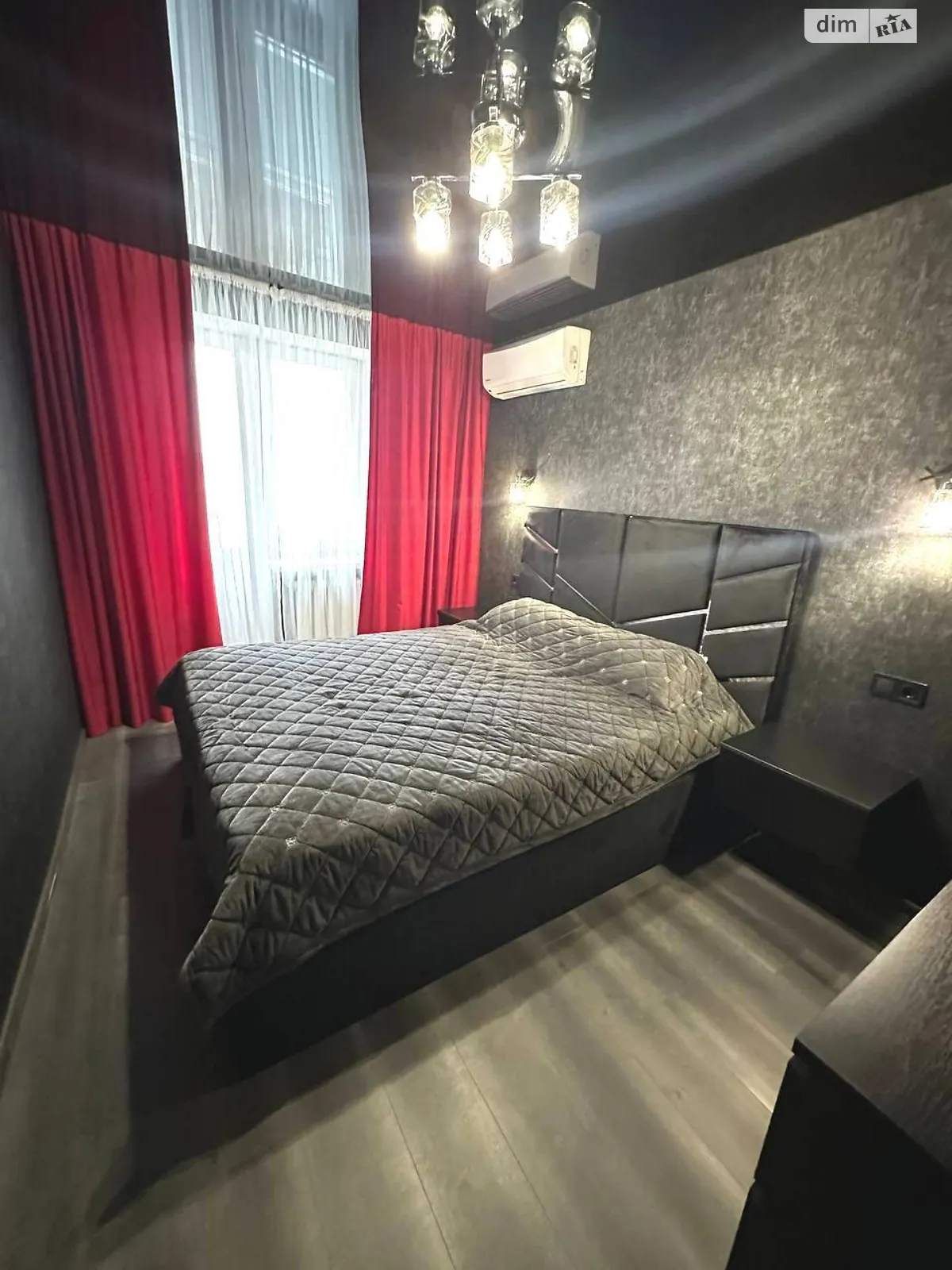 Продається 3-кімнатна квартира 64.4 кв. м у Одесі, вул. Якова Бреуса, 26 Корпус 2 - фото 1