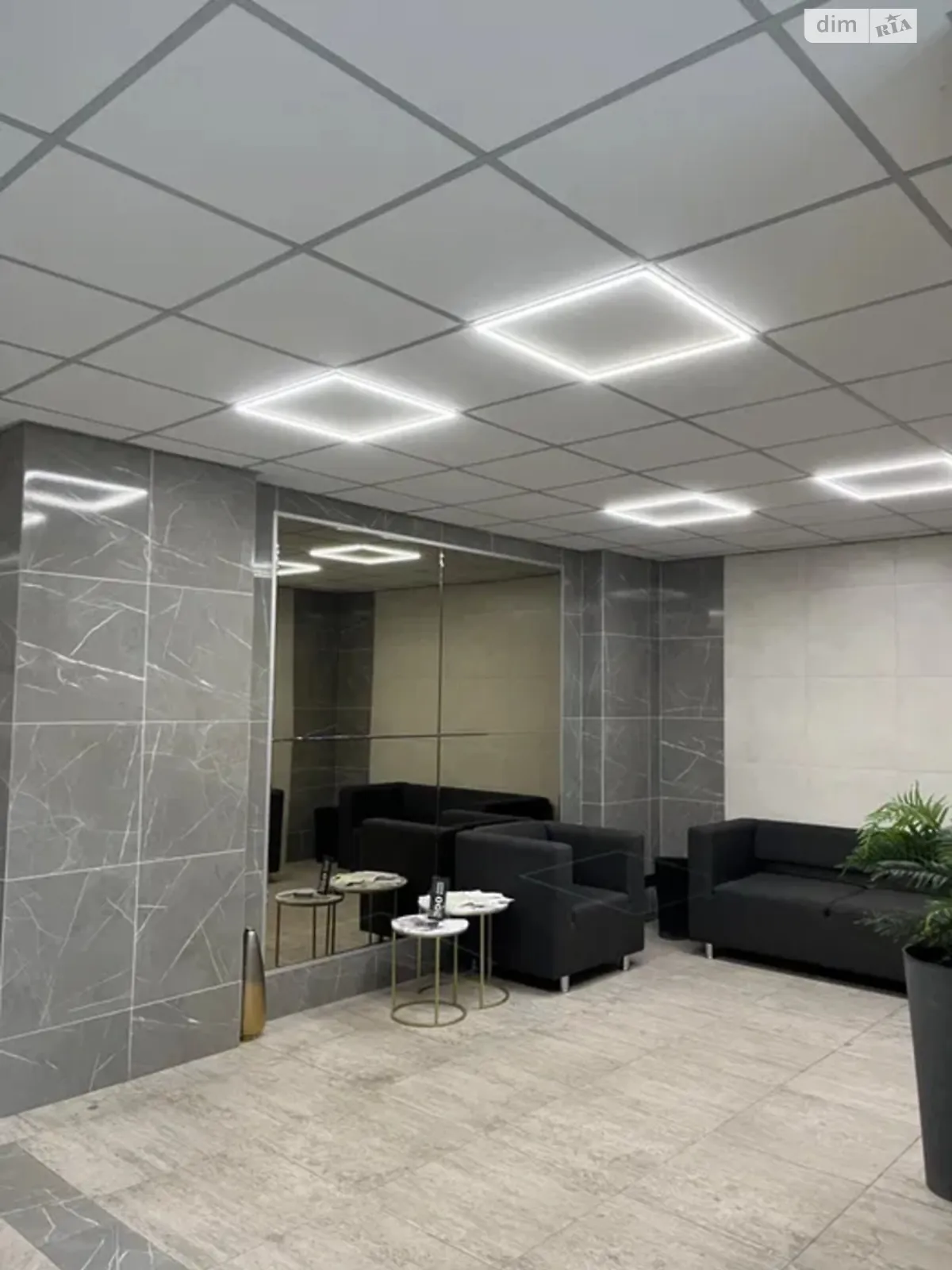 Продається 1-кімнатна квартира 100.8 кв. м у Києві, вул. Андрія Верхогляда(Драгомирова), 14А - фото 1