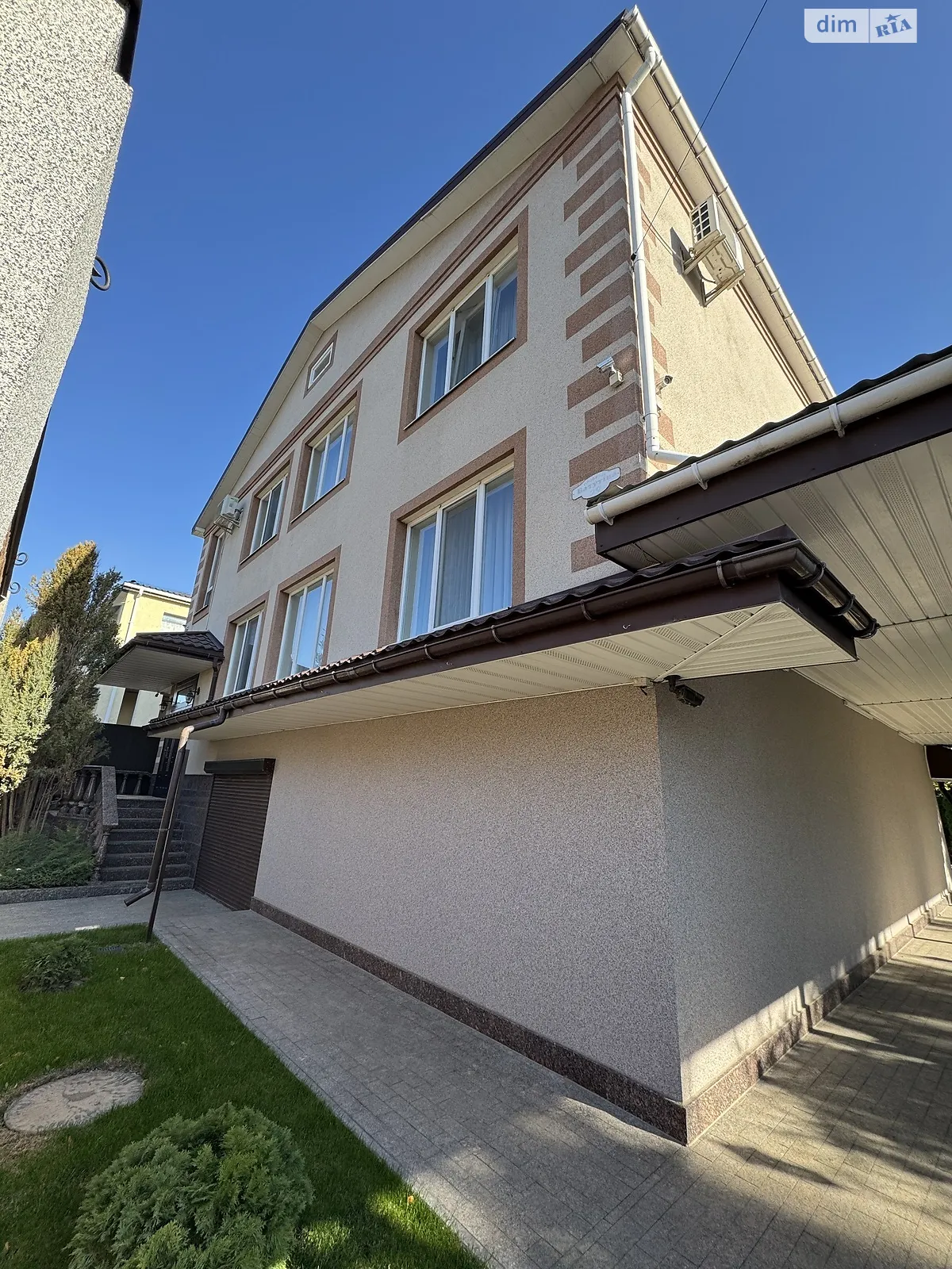 Продається будинок 2 поверховий 352 кв. м с басейном, цена: 420000 $ - фото 1