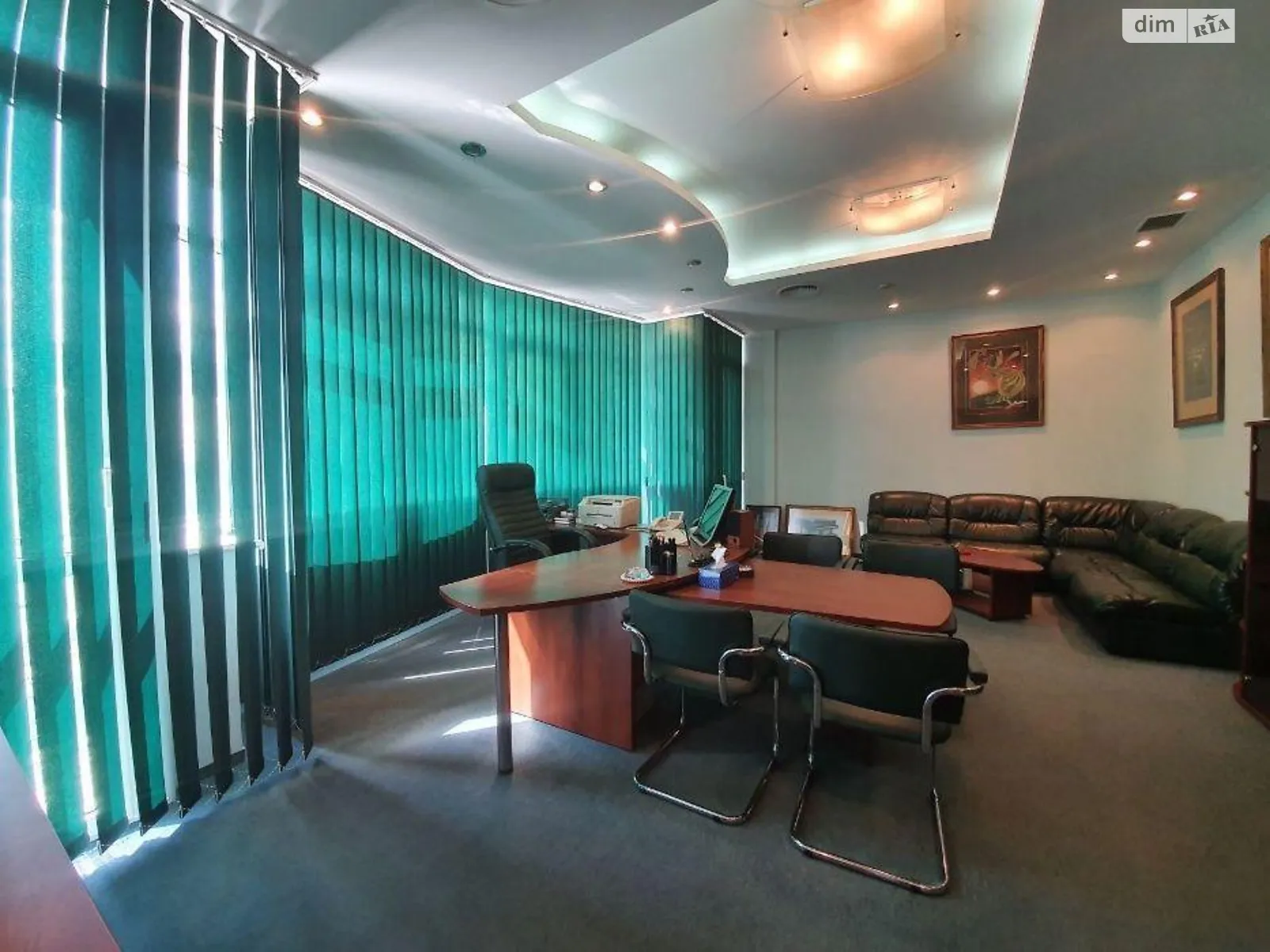 Сдается в аренду офис 330 кв. м в бизнес-центре, цена: 3000 $ - фото 1