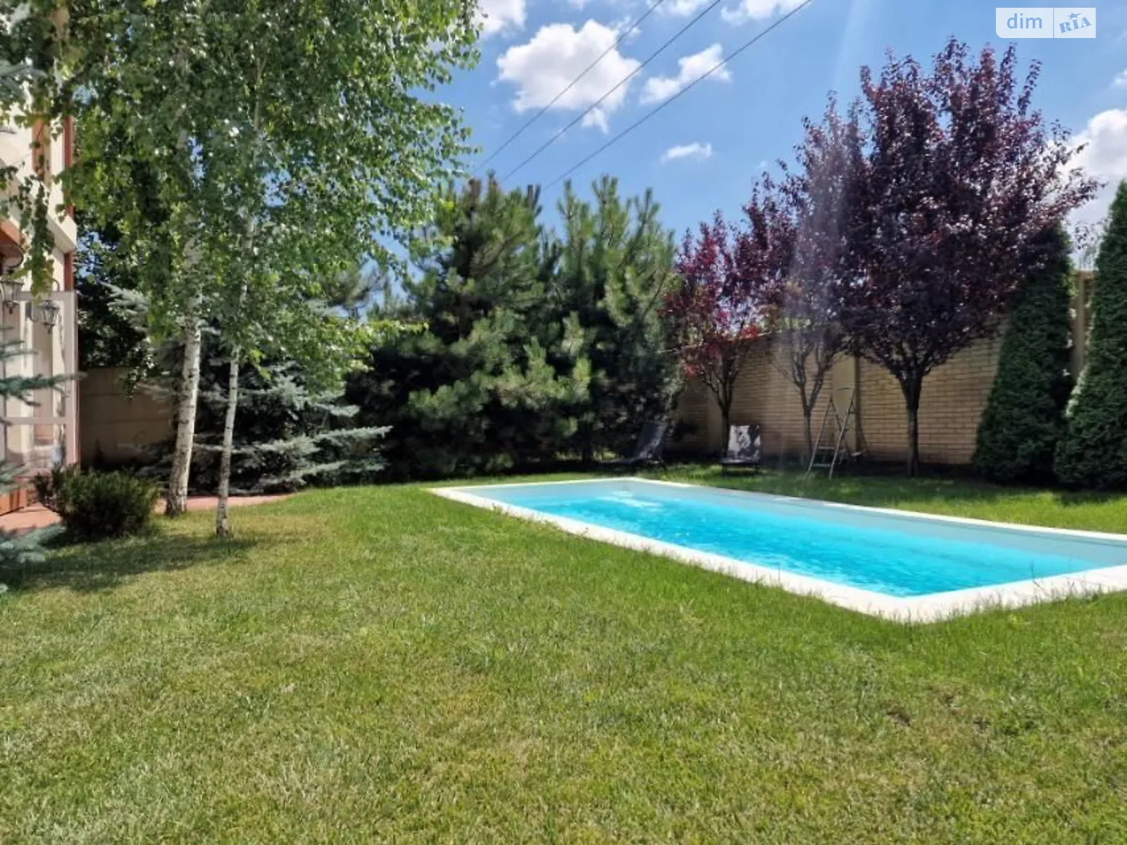 Сдается в аренду дом на 2 этажа 250 кв. м с бассейном, цена: 2000 $ - фото 1