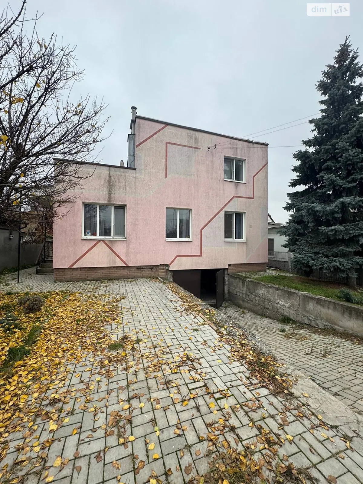 Продается дом на 2 этажа 130 кв. м с гаражом, цена: 80000 $ - фото 1