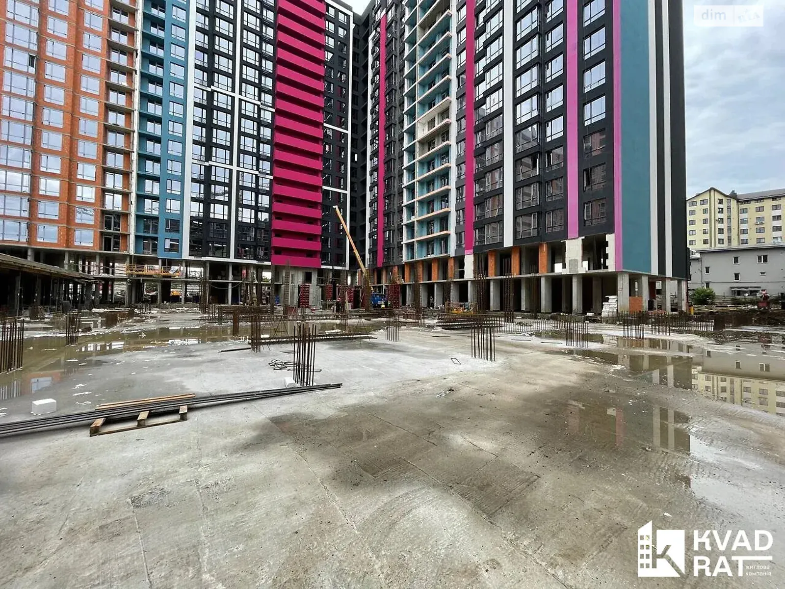 Продается 1-комнатная квартира 35 кв. м в Ивано-Франковске, ул. Хриплинская, 9 - фото 1