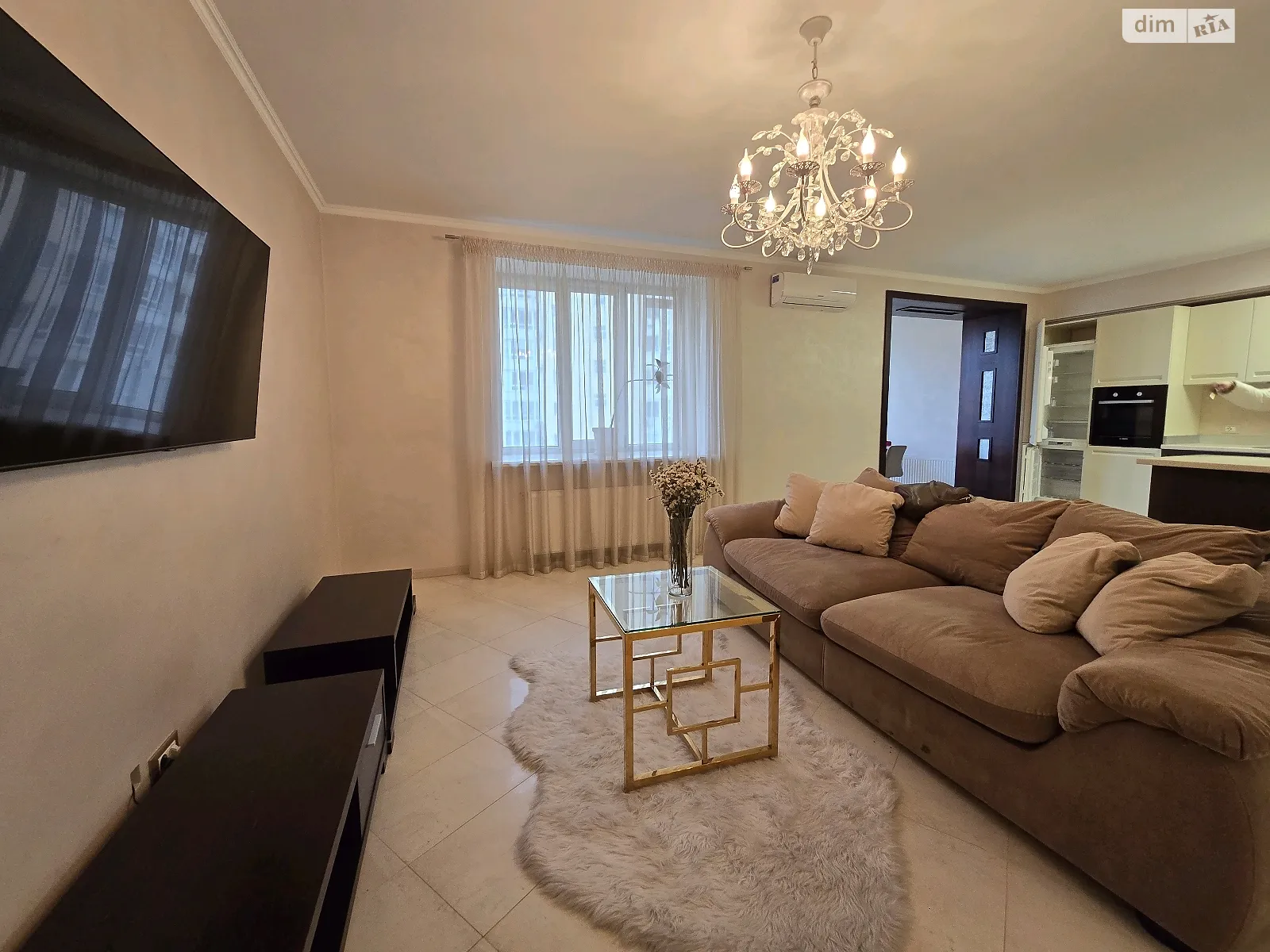 Продается 1-комнатная квартира 76 кв. м в Одессе, ул. Кленовая, 2А - фото 1