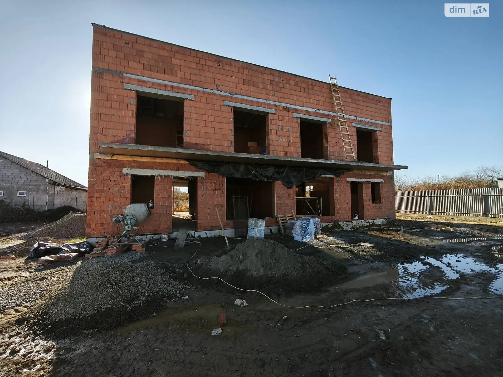 Продается дом на 2 этажа 130 кв. м с мебелью, цена: 118000 $ - фото 1