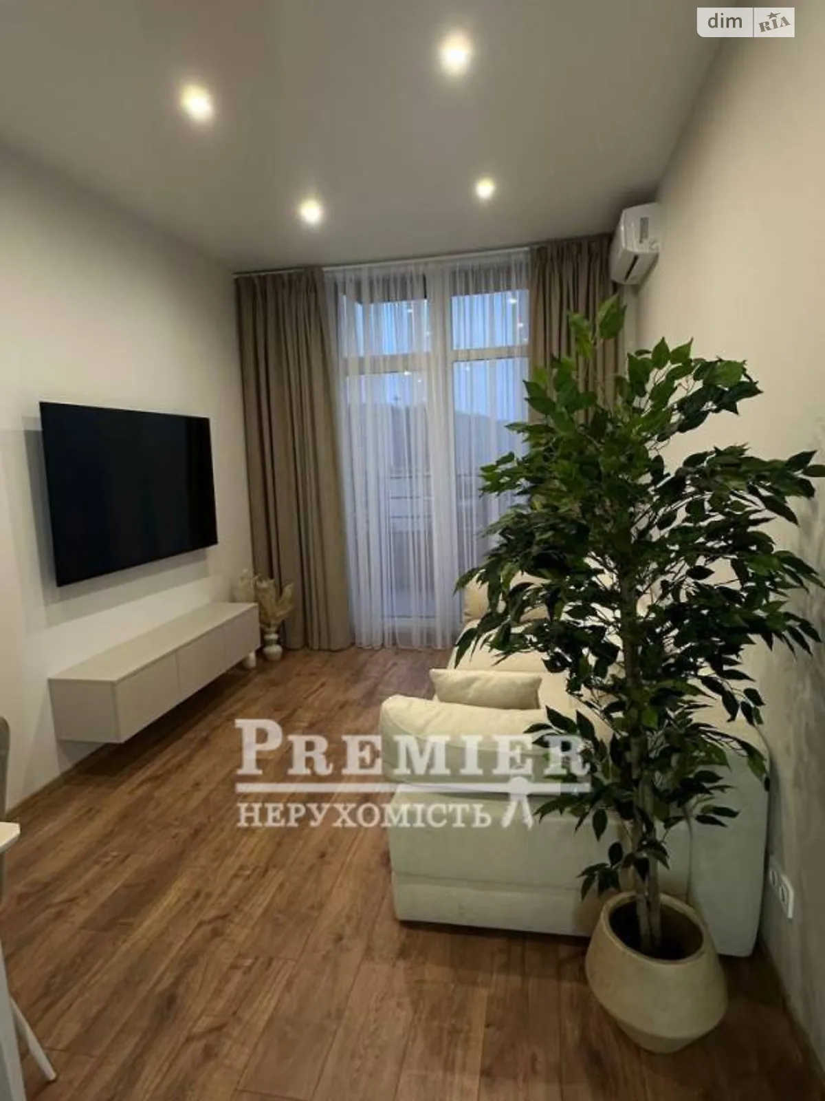 Продається 1-кімнатна квартира 50.4 кв. м у Одесі, вул. Геранієва, 8 - фото 1