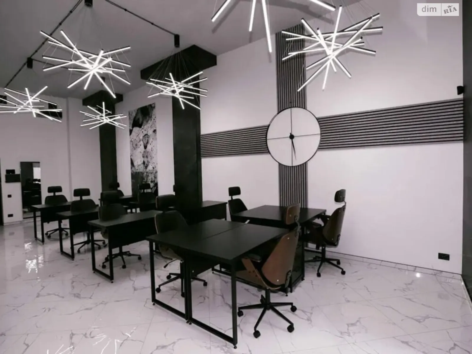 Сдается в аренду офис 135 кв. м в бизнес-центре, цена: 2900 $ - фото 1