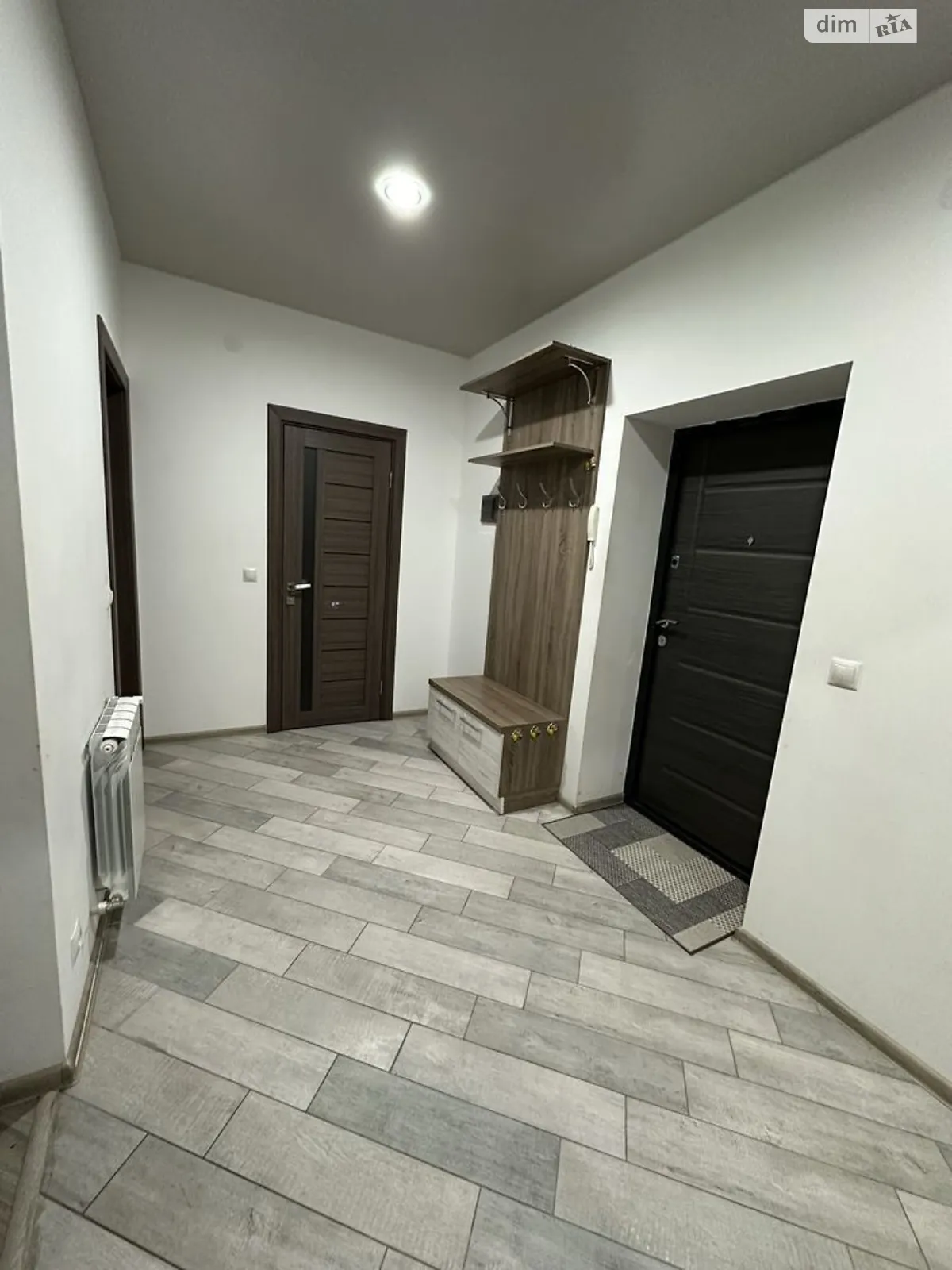 Здається в оренду 1-кімнатна квартира 45 кв. м у Ужгороді, вул. Миколи Амосова(Грибоєдова), 2 - фото 1