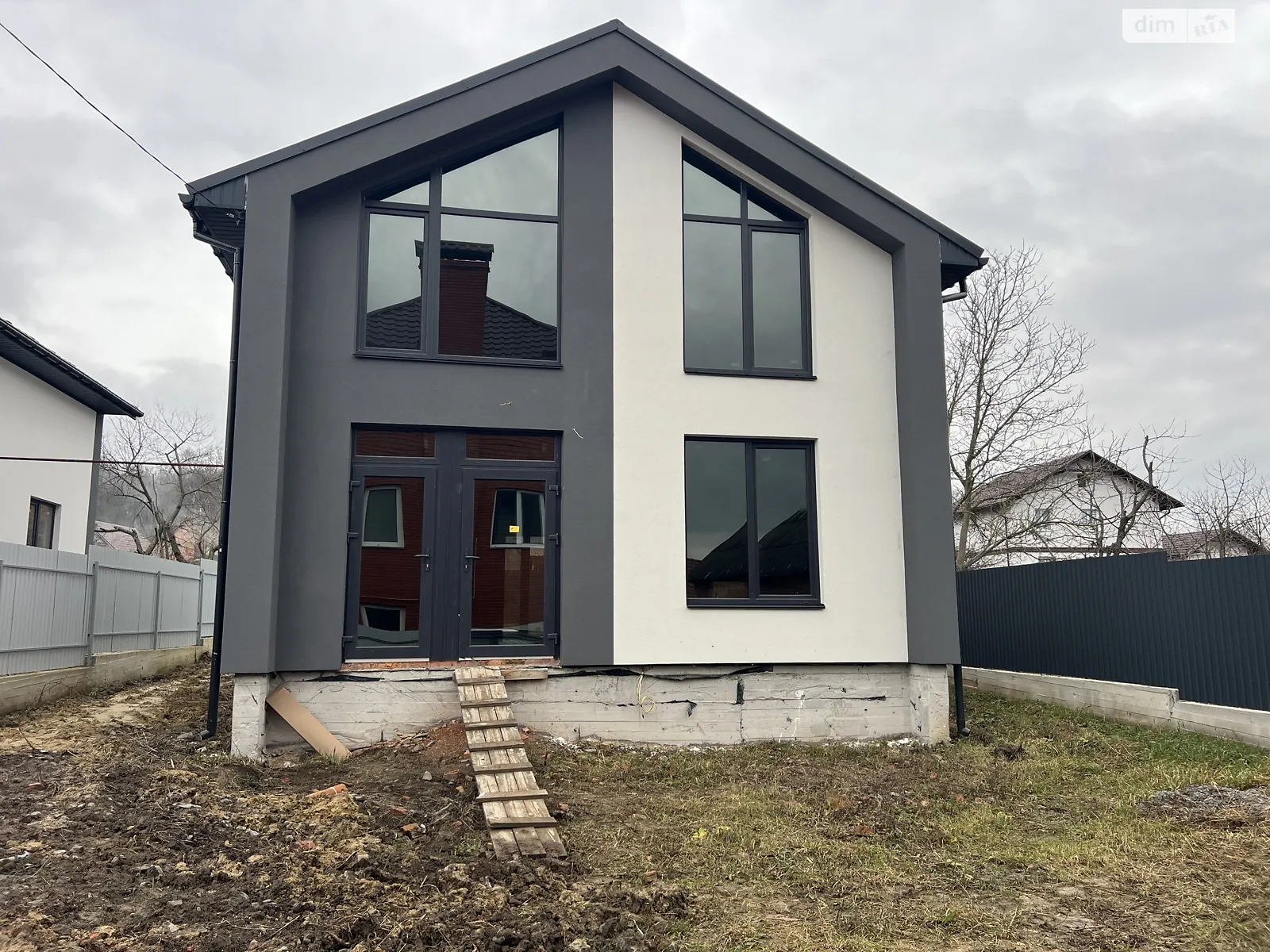 Продается дом на 2 этажа 125 кв. м с подвалом, цена: 120000 $ - фото 1