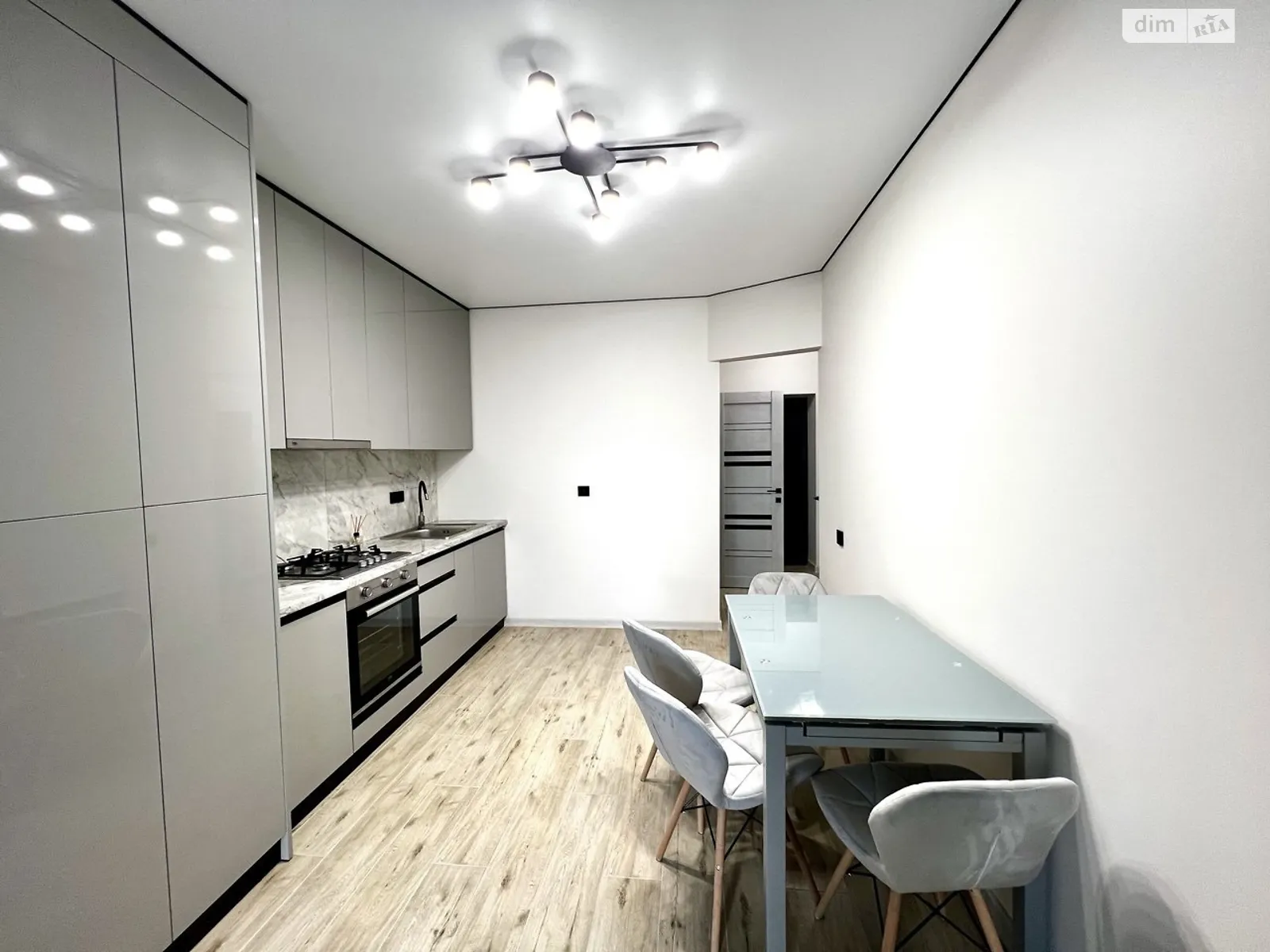 Продається 1-кімнатна квартира 42 кв. м у Рівному, вул. Студентська, 24 - фото 1