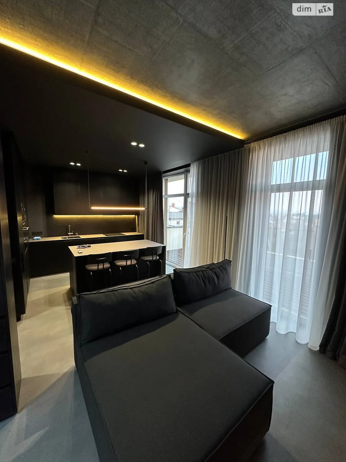 Продається 1-кімнатна квартира 46 кв. м у Ужгороді, пров. Вербний, 8 - фото 1