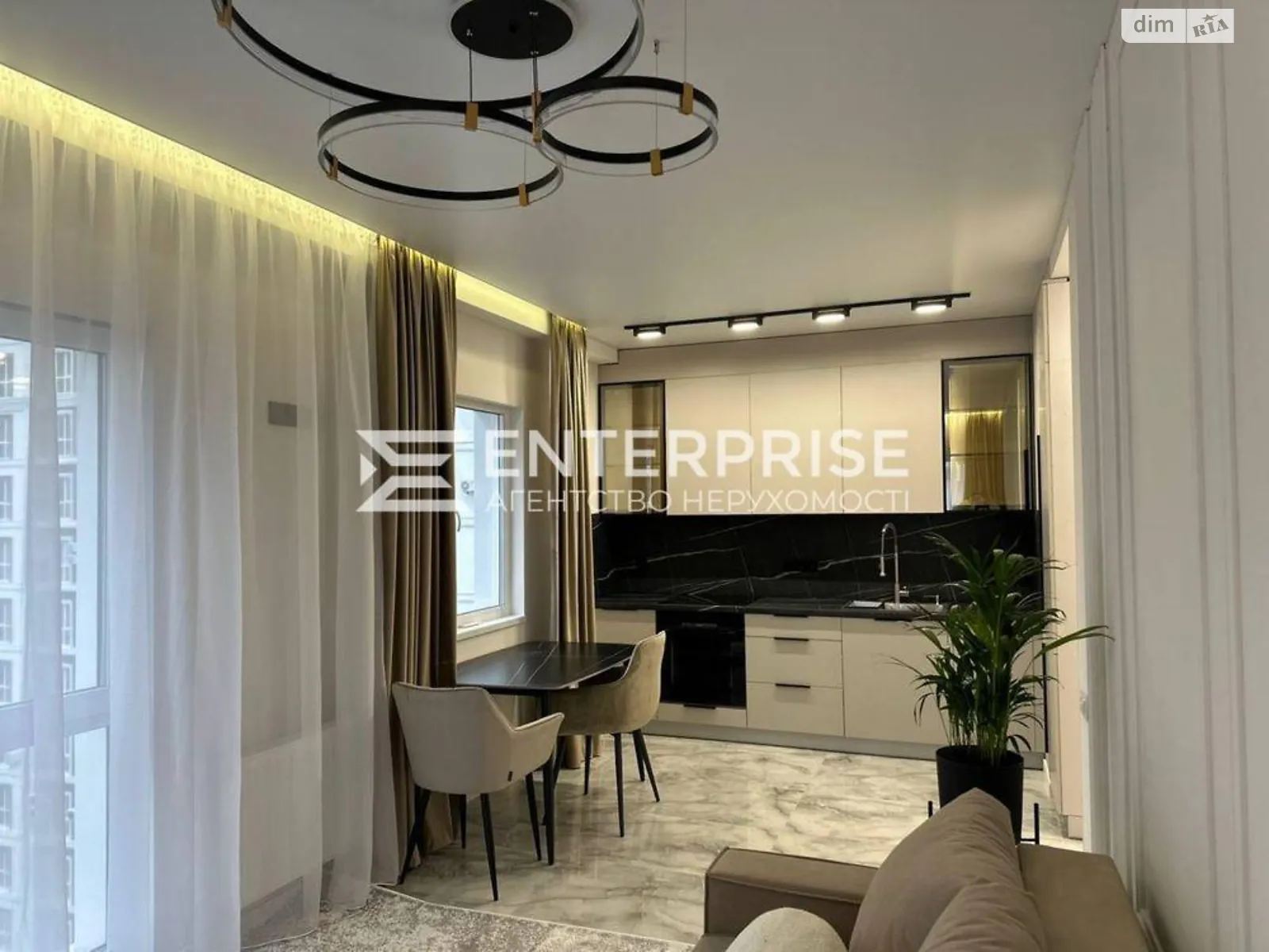 Продается 1-комнатная квартира 41 кв. м в Киеве, ул. Михаила Максимовича, 24 - фото 1