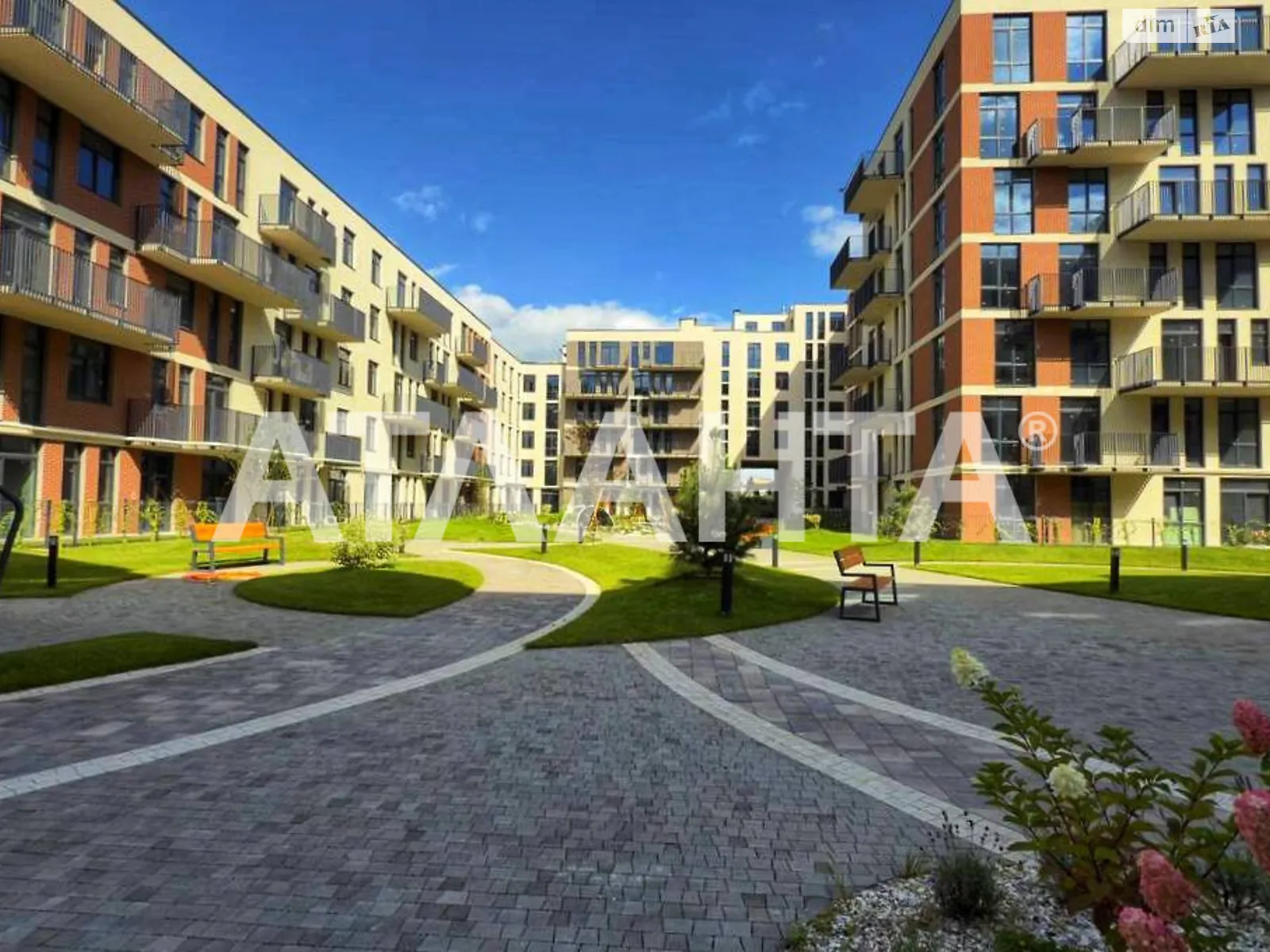 Продается 1-комнатная квартира 44 кв. м в Винниках, ул. Галицкая - фото 1