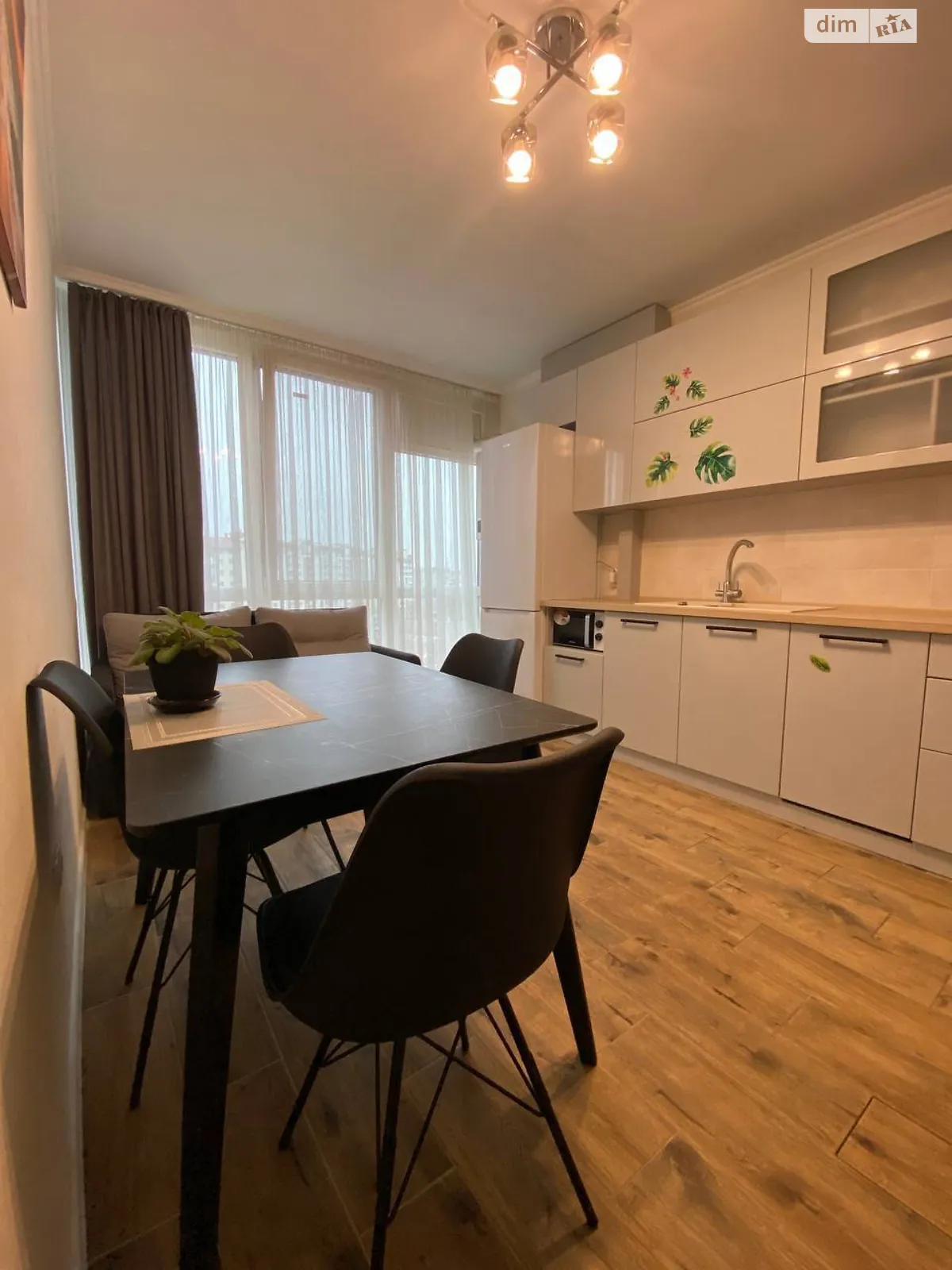 Продается 2-комнатная квартира 72.2 кв. м в Ивано-Франковске, ул. Химиков, 28 корпус 13 - фото 1