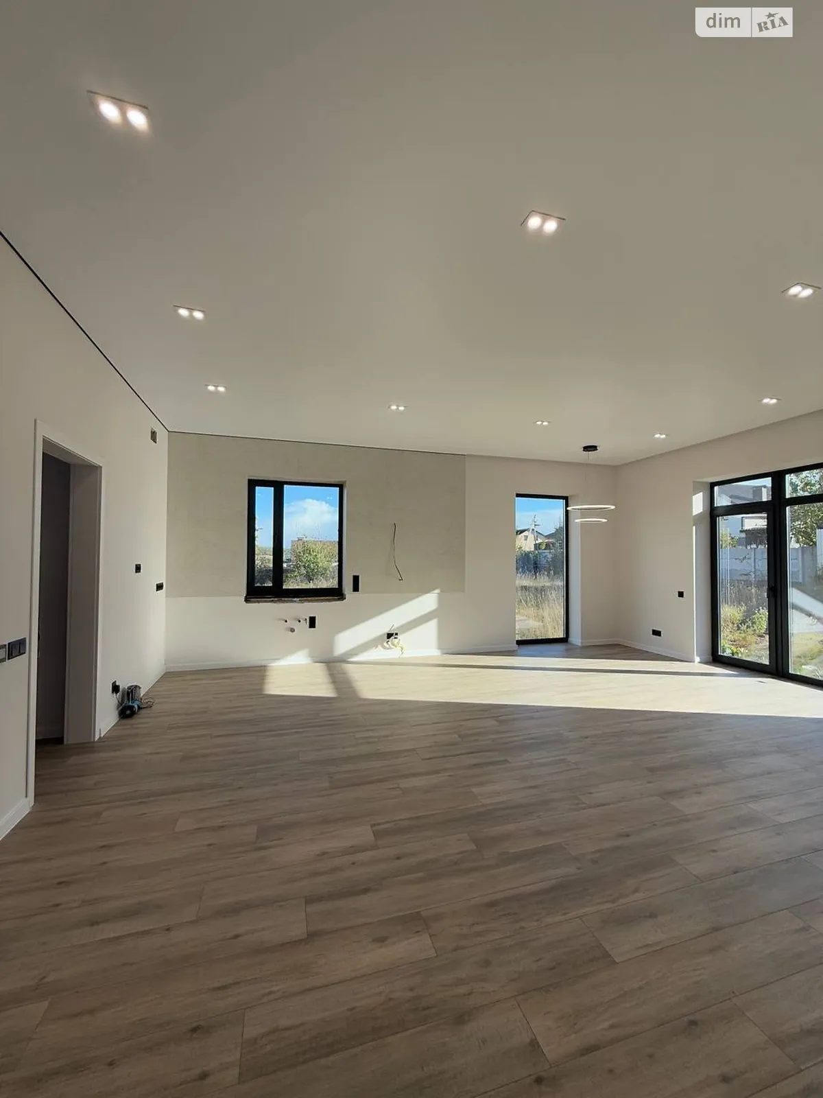 Продается одноэтажный дом 100 кв. м с камином, цена: 150000 $ - фото 1