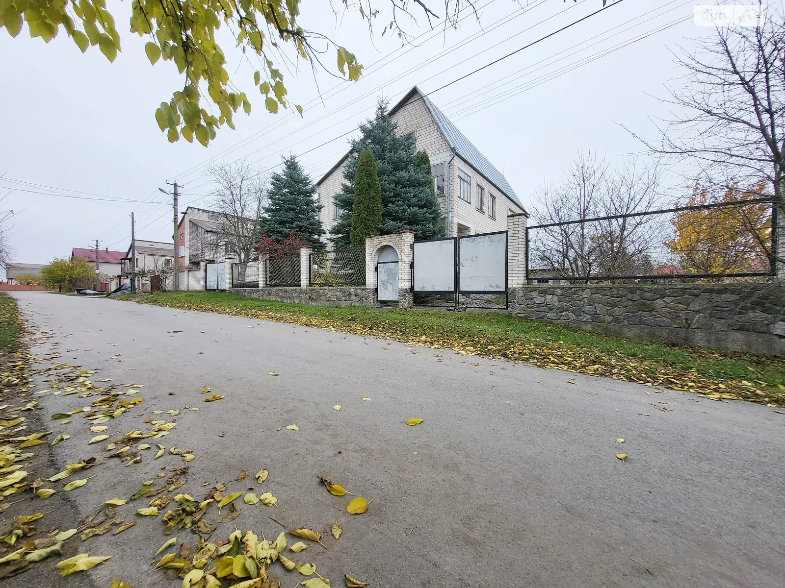 Продается дом на 2 этажа 437.5 кв. м с подвалом, цена: 100000 $ - фото 1