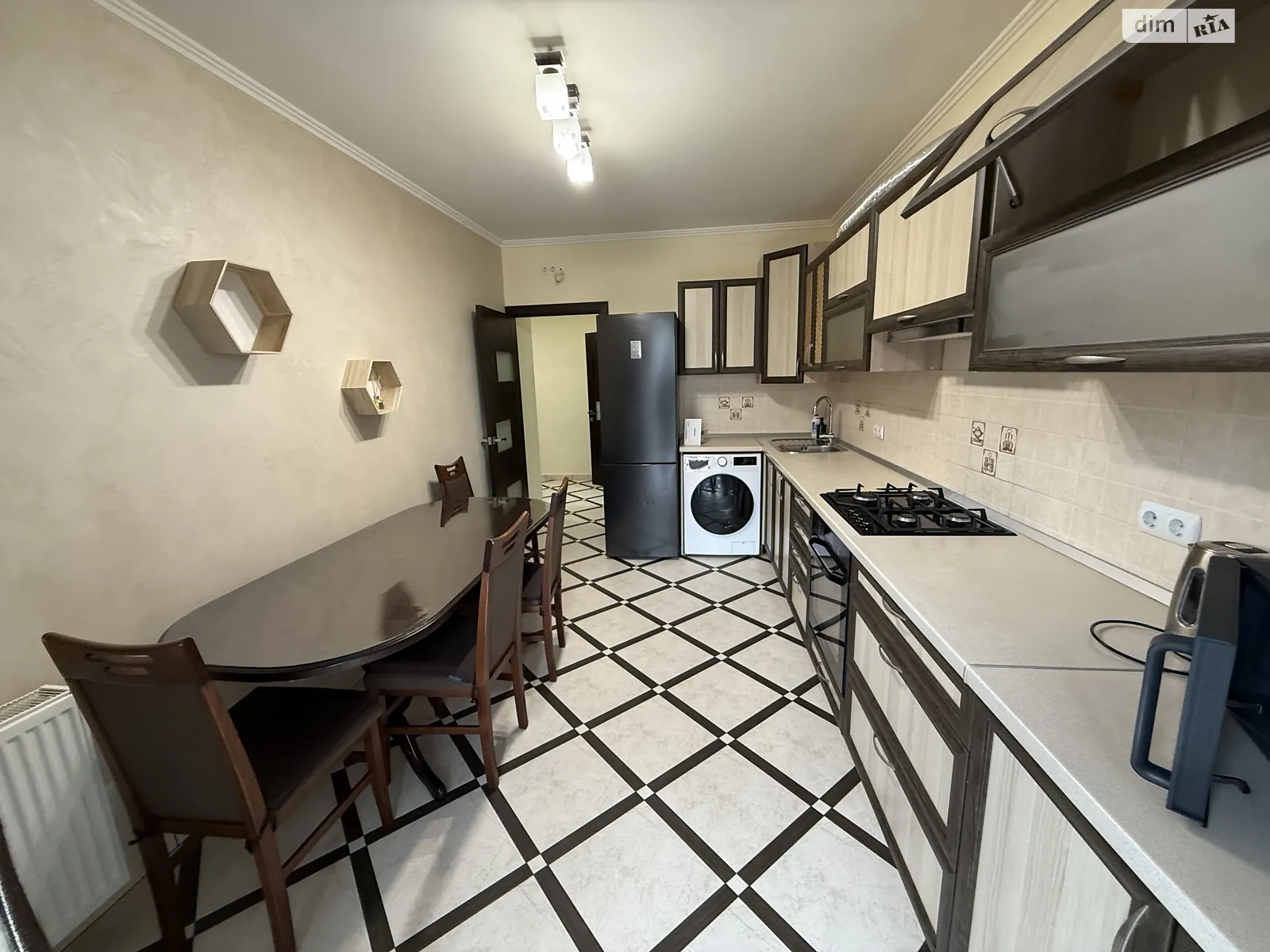 Сдается в аренду 1-комнатная квартира 43 кв. м в Ивано-Франковске, ул. Коновальца Евгения, 120 - фото 1