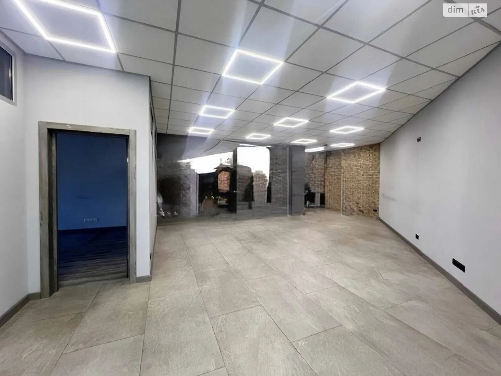 Сдается в аренду офис 192 кв. м в бизнес-центре, цена: 3500 $ - фото 1