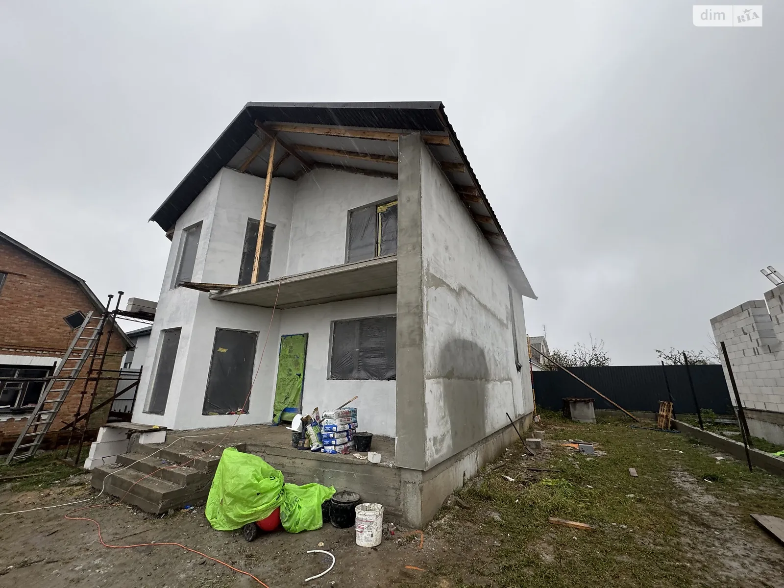 Продается дом на 2 этажа 135 кв. м с бассейном, цена: 82000 $ - фото 1