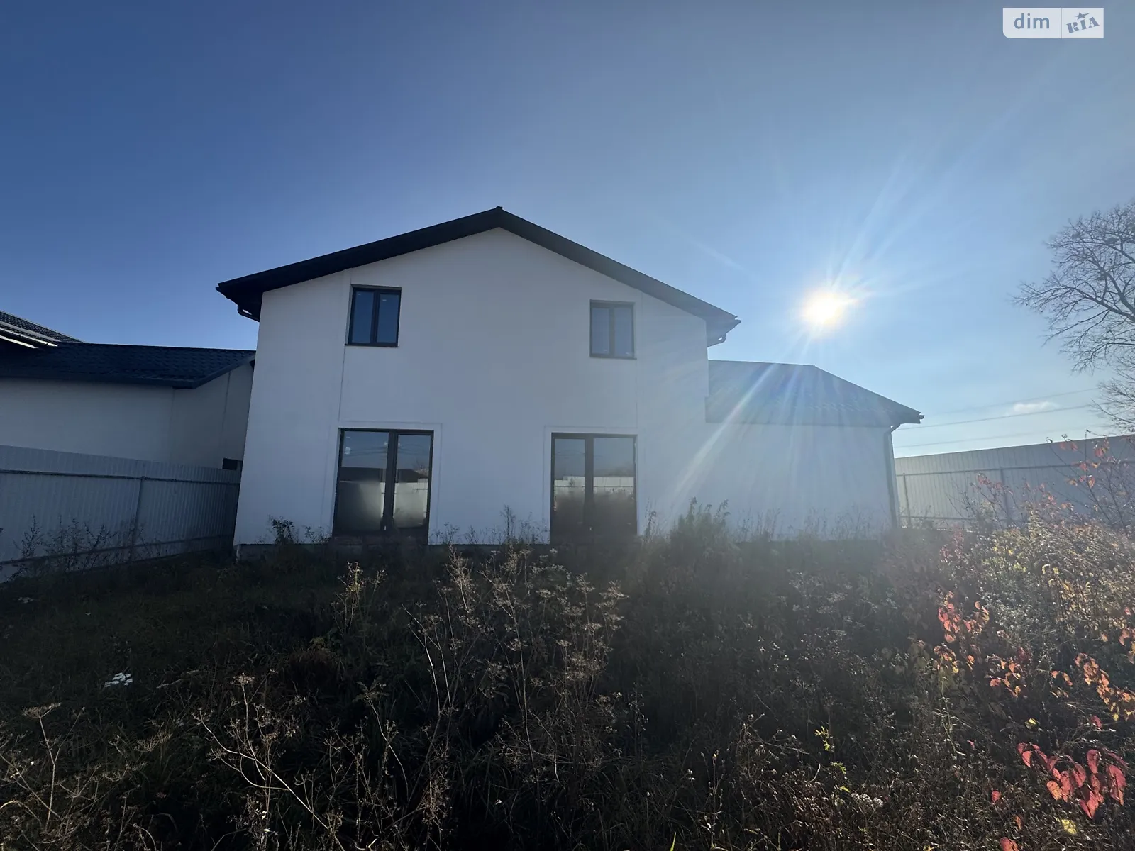 Продается дом на 2 этажа 200 кв. м с баней/сауной, цена: 111000 $ - фото 1