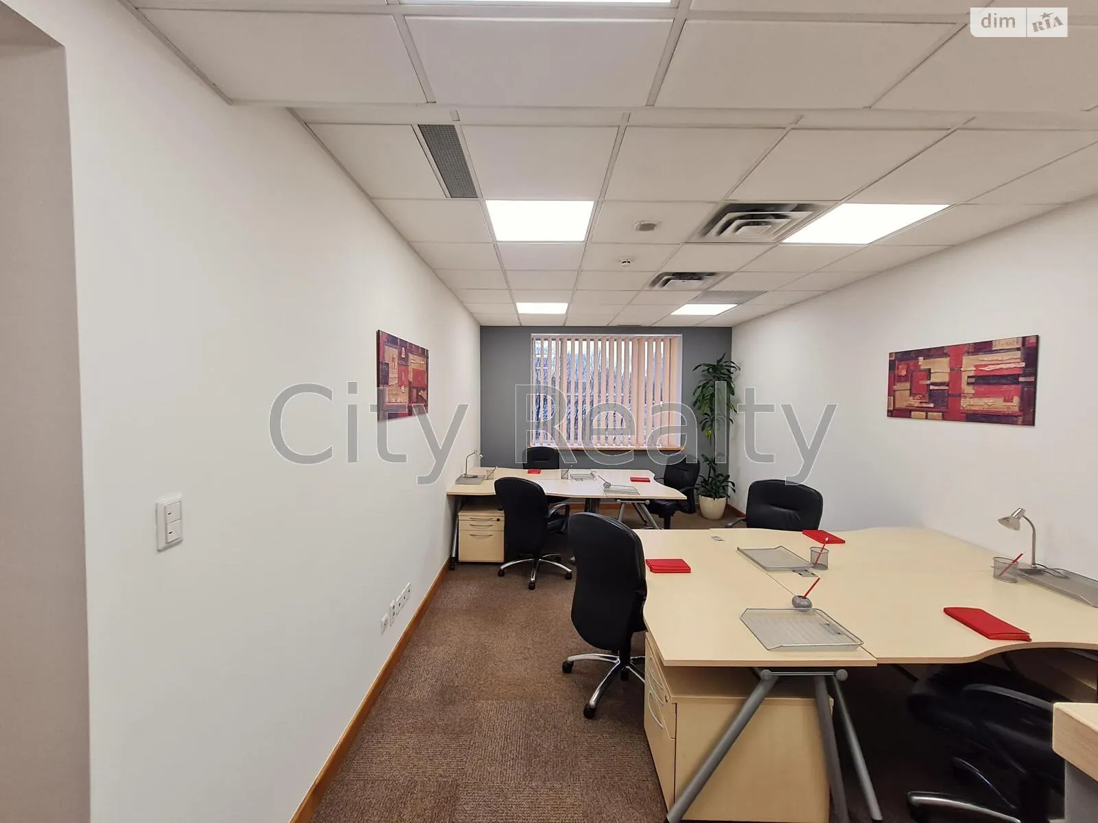 Сдается в аренду офис 50 кв. м в бизнес-центре, цена: 1500 $ - фото 1