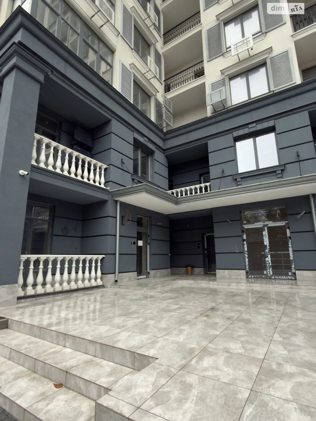 Продается 1-комнатная квартира 47.5 кв. м в Одессе, ул. Вице-адмирала Азарова, 8 - фото 1