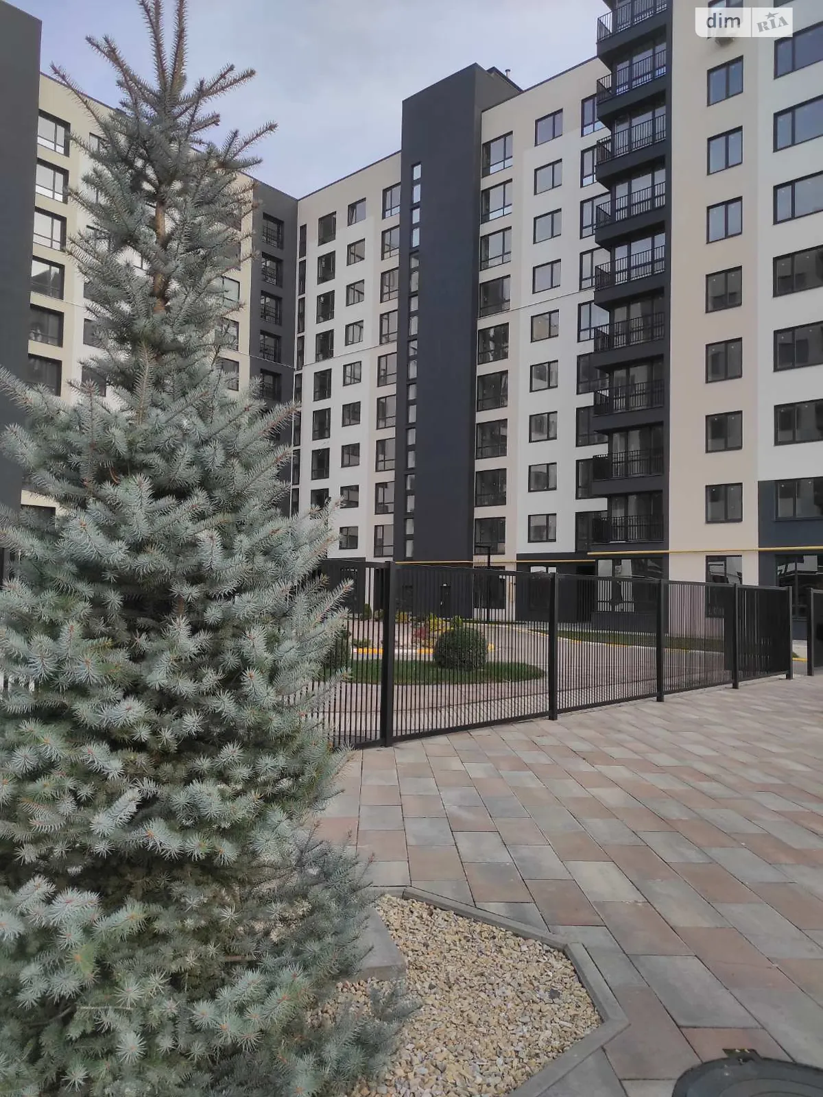 Продается 1-комнатная квартира 35 кв. м в Буче, ул. Николая Мозгового, 2 - фото 1