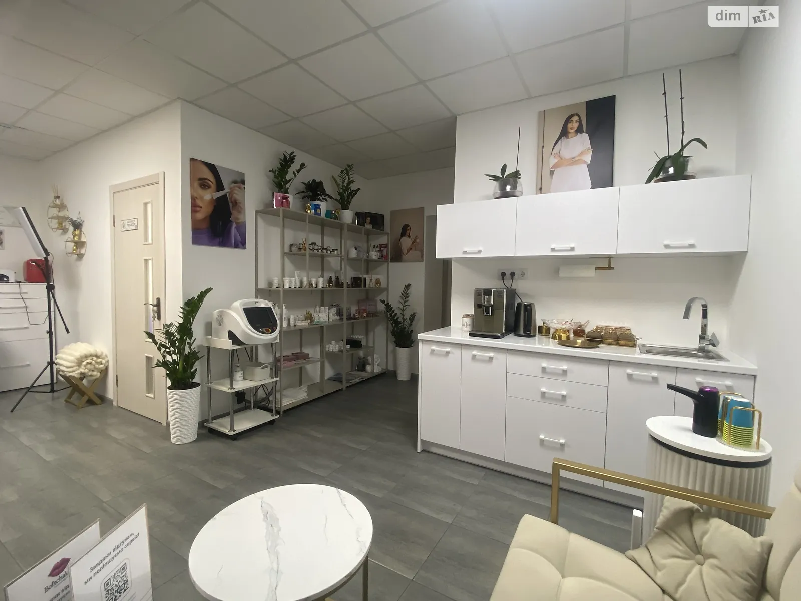 Продается помещения свободного назначения 42 кв. м в 14-этажном здании, цена: 43000 $ - фото 1