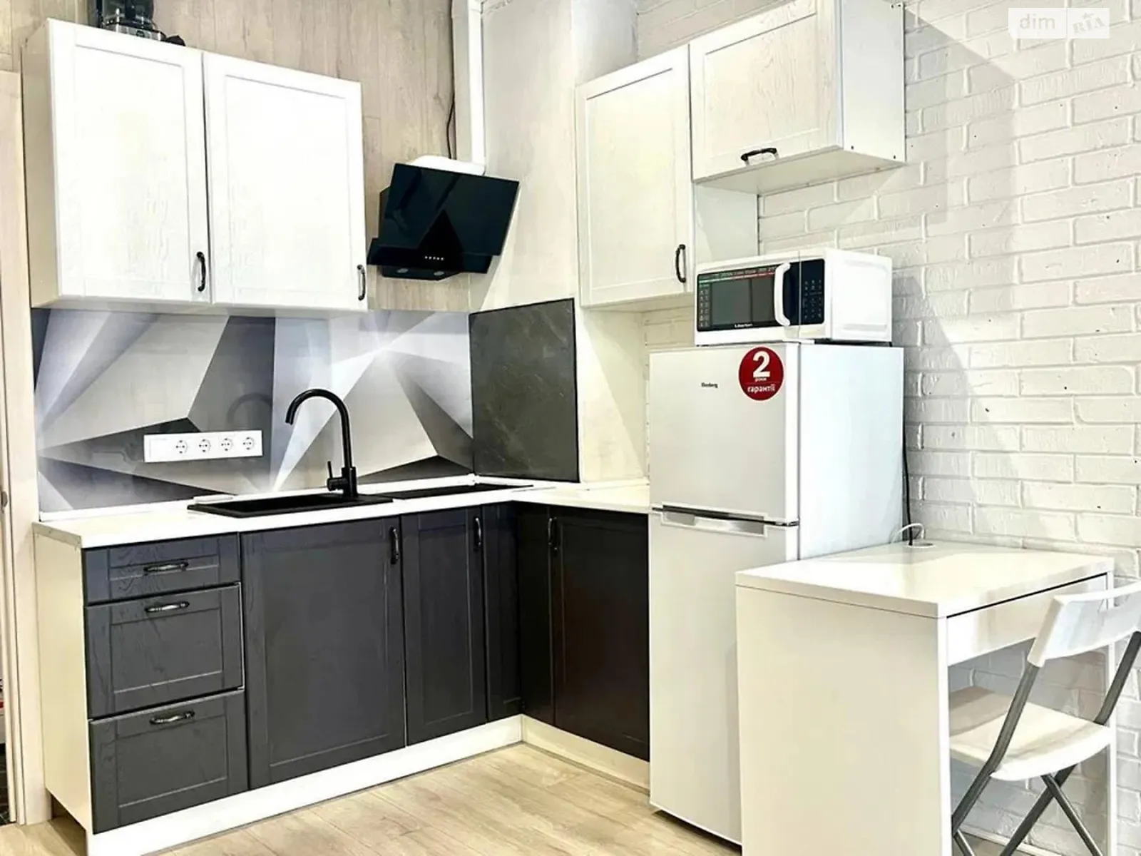 Продается 1-комнатная квартира 20 кв. м в Киеве, ул. Михаила Максимовича, 24 - фото 1