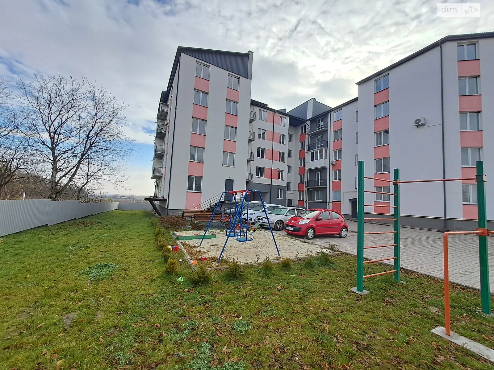 Продается 2-комнатная квартира 67 кв. м в Байковцах, ул. Солнечная, 19А - фото 1