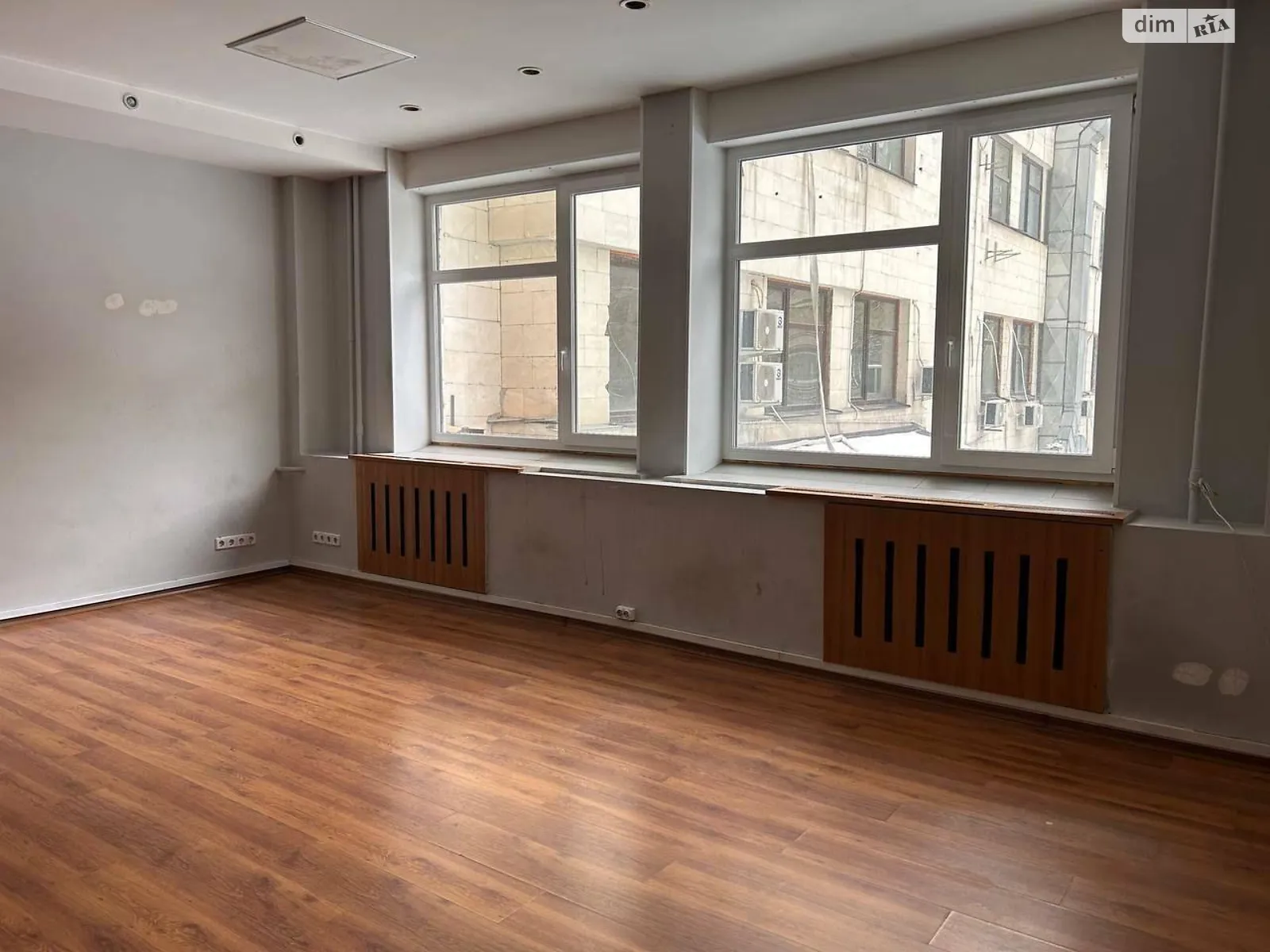 Сдается в аренду офис 1070 кв. м в бизнес-центре, цена: 160500 грн - фото 1