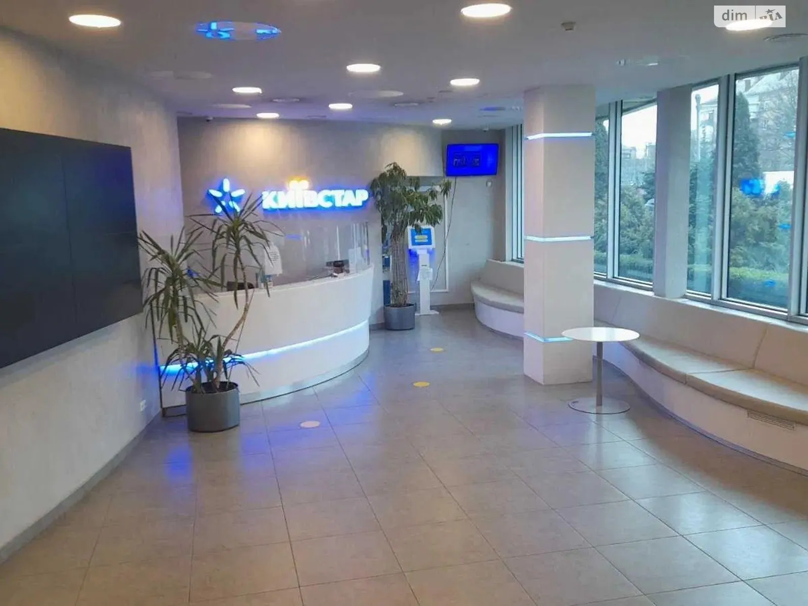 Сдается в аренду офис 400 кв. м в бизнес-центре, цена: 92000 грн - фото 1