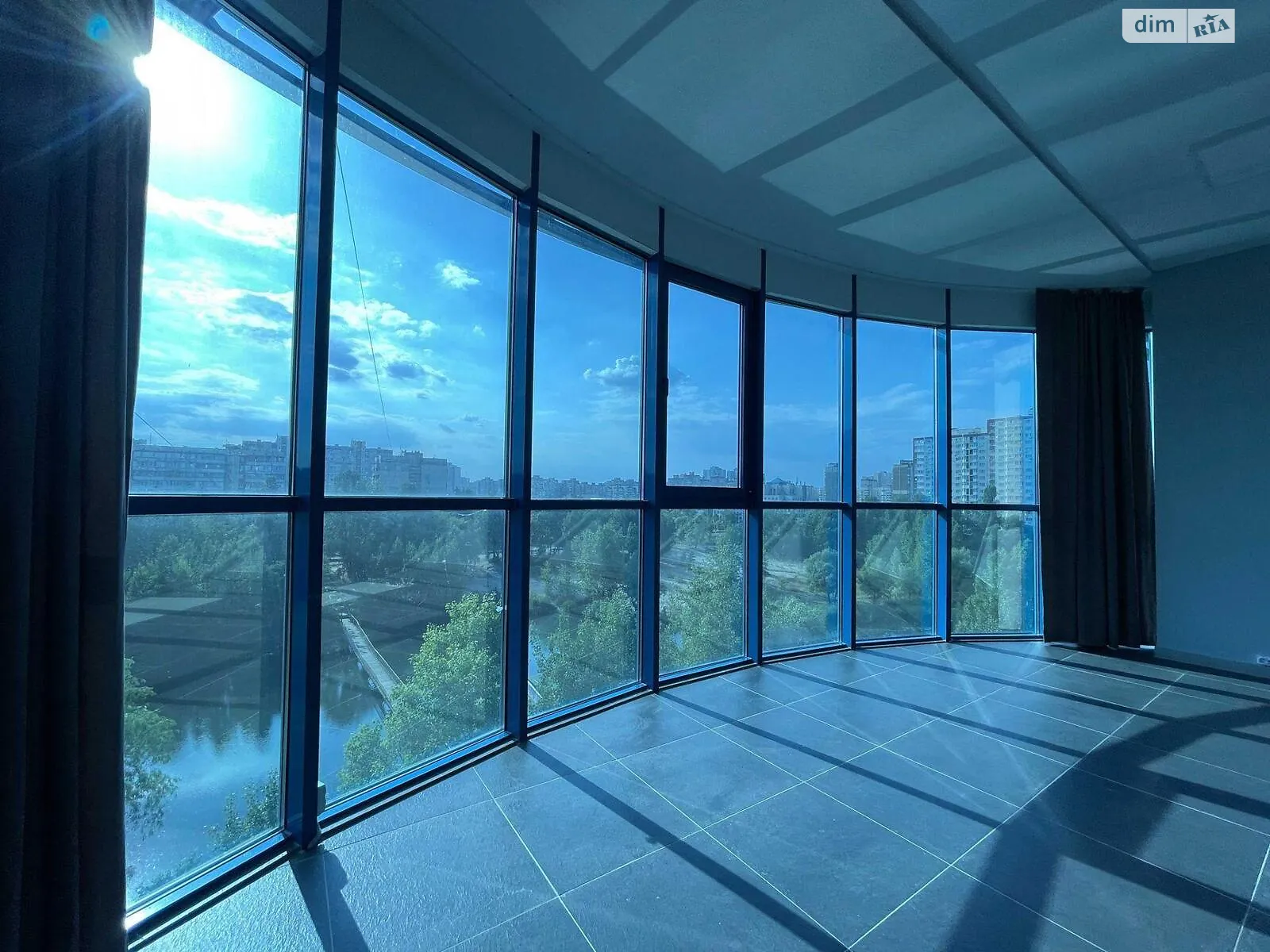 Сдается в аренду офис 2500 кв. м в бизнес-центре, цена: 875000 грн - фото 1