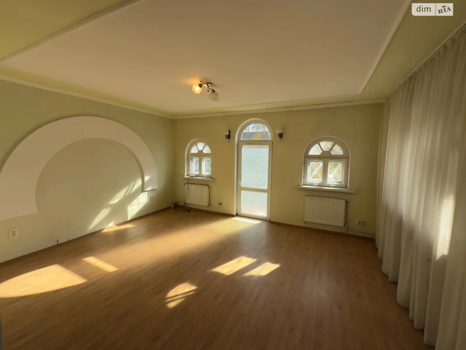 Продается дом на 2 этажа 94 кв. м с баней/сауной, цена: 80000 $ - фото 1