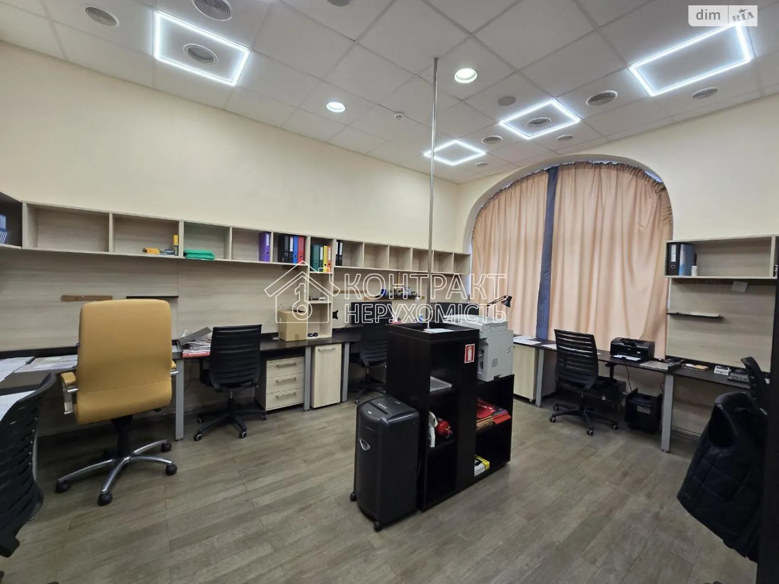 Продается офис 62 кв. м в бизнес-центре, цена: 60000 $ - фото 1