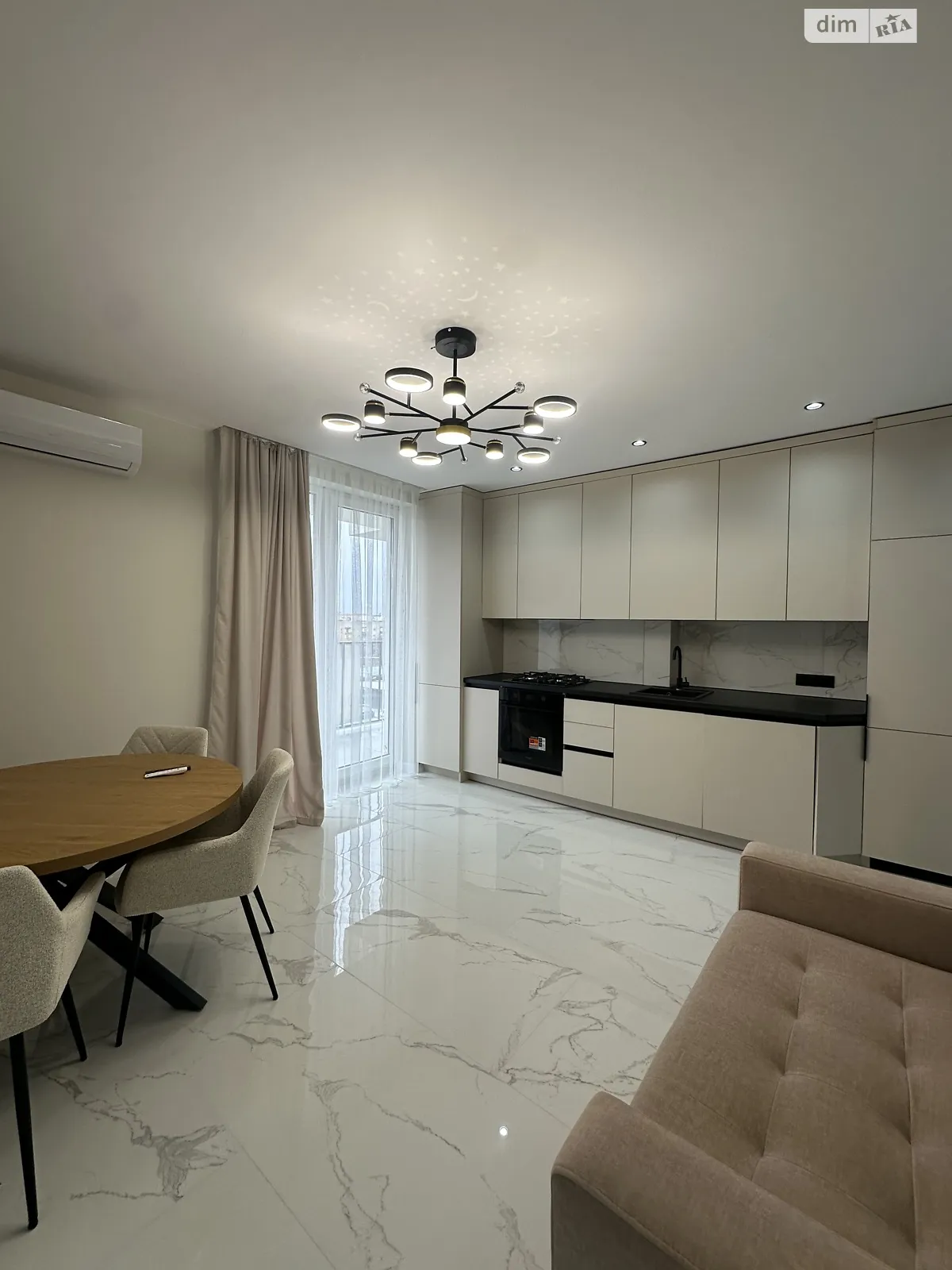 Продается 2-комнатная квартира 53 кв. м в Ужгороде, ул. Николая Бобяка, 8 - фото 1