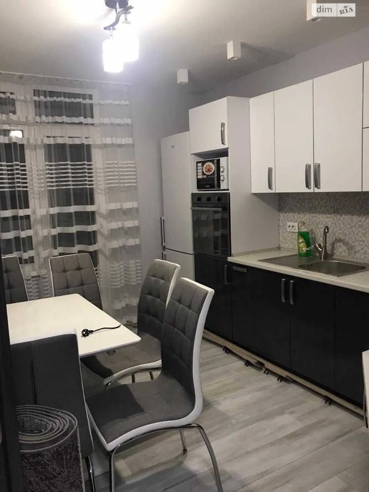 3-комнатная квартира 60 кв. м в Тернополе, ул. Сахарова Андрея Академика - фото 1