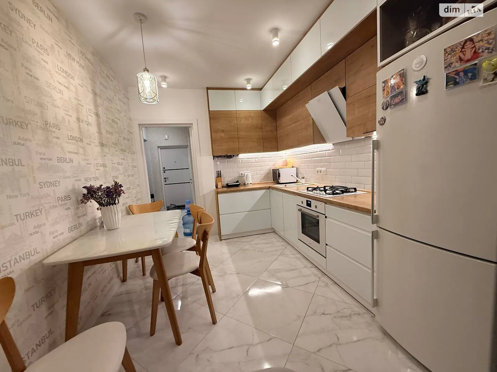 Продается 1-комнатная квартира 42 кв. м в Львове, ул. Вулецкая - фото 1