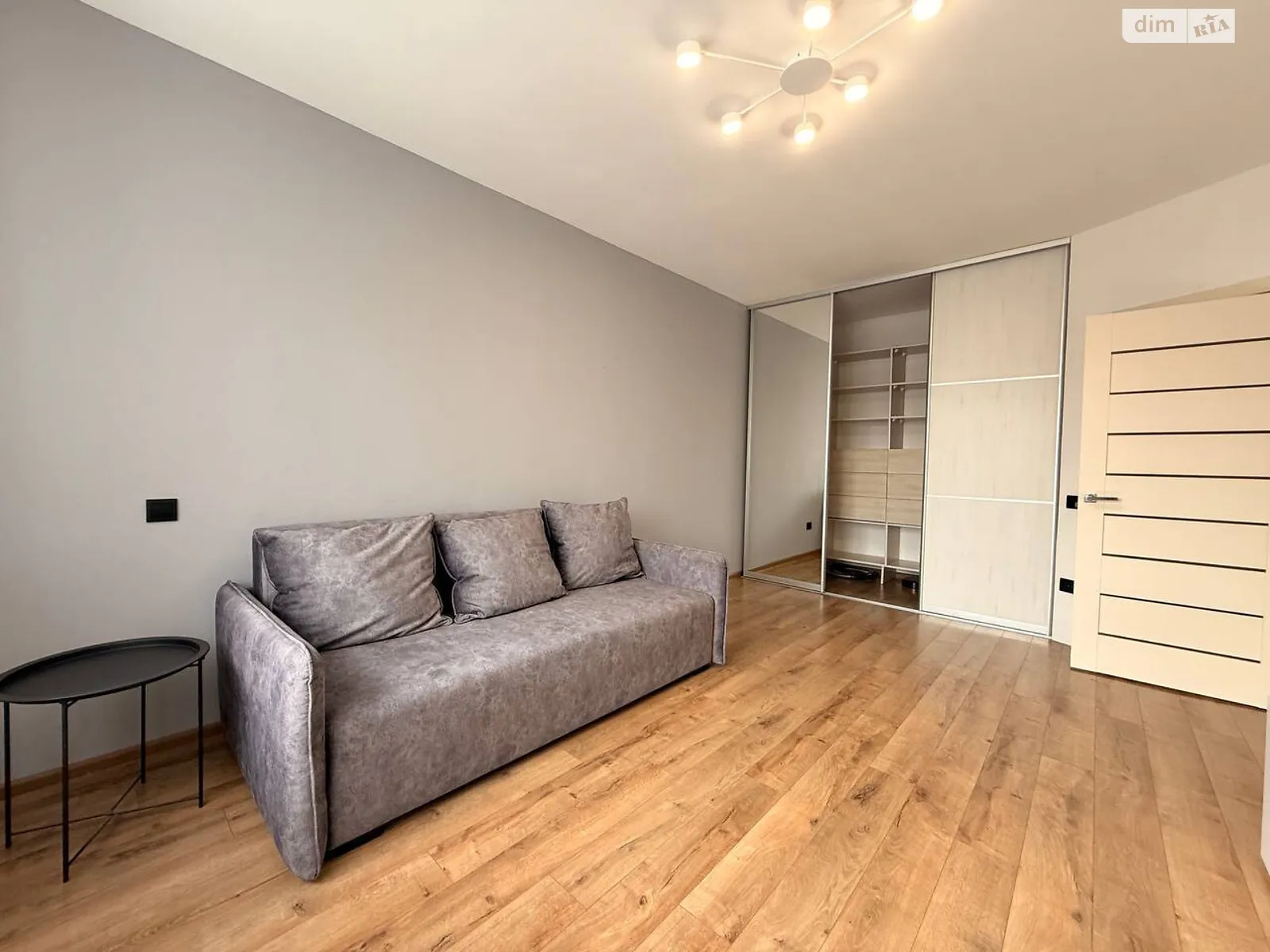 Продается 1-комнатная квартира 42 кв. м в Винниках, ул. Винная Гора - фото 1