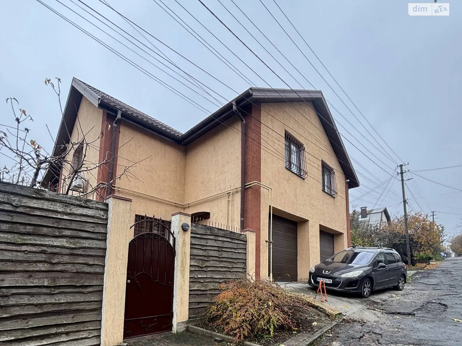 Сдается в аренду дом на 2 этажа 220 кв. м с подвалом, цена: 2000 $ - фото 1