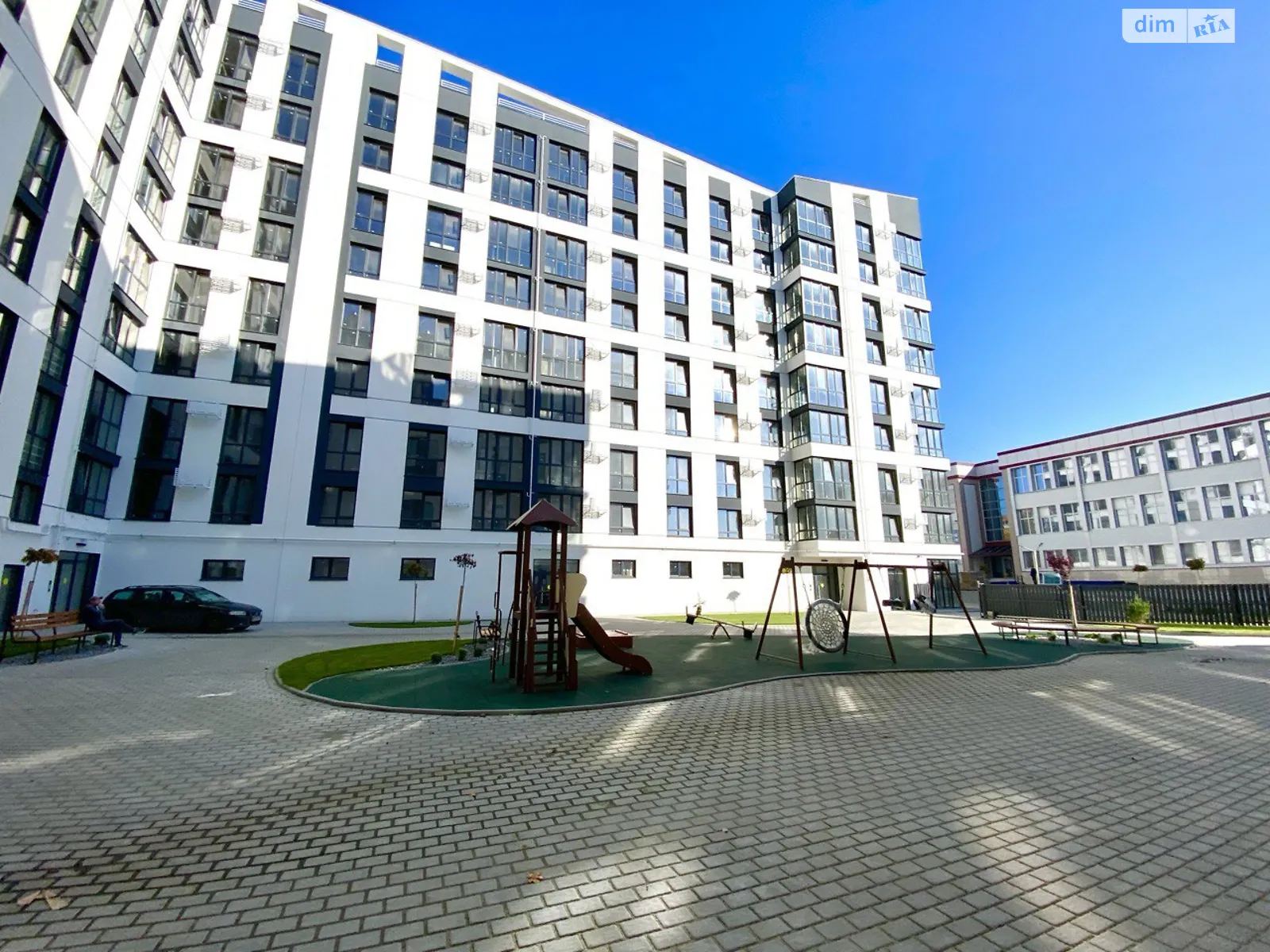 Продается 1-комнатная квартира 50 кв. м в Ровно, ул. Галицкого Данилы, 25 - фото 1