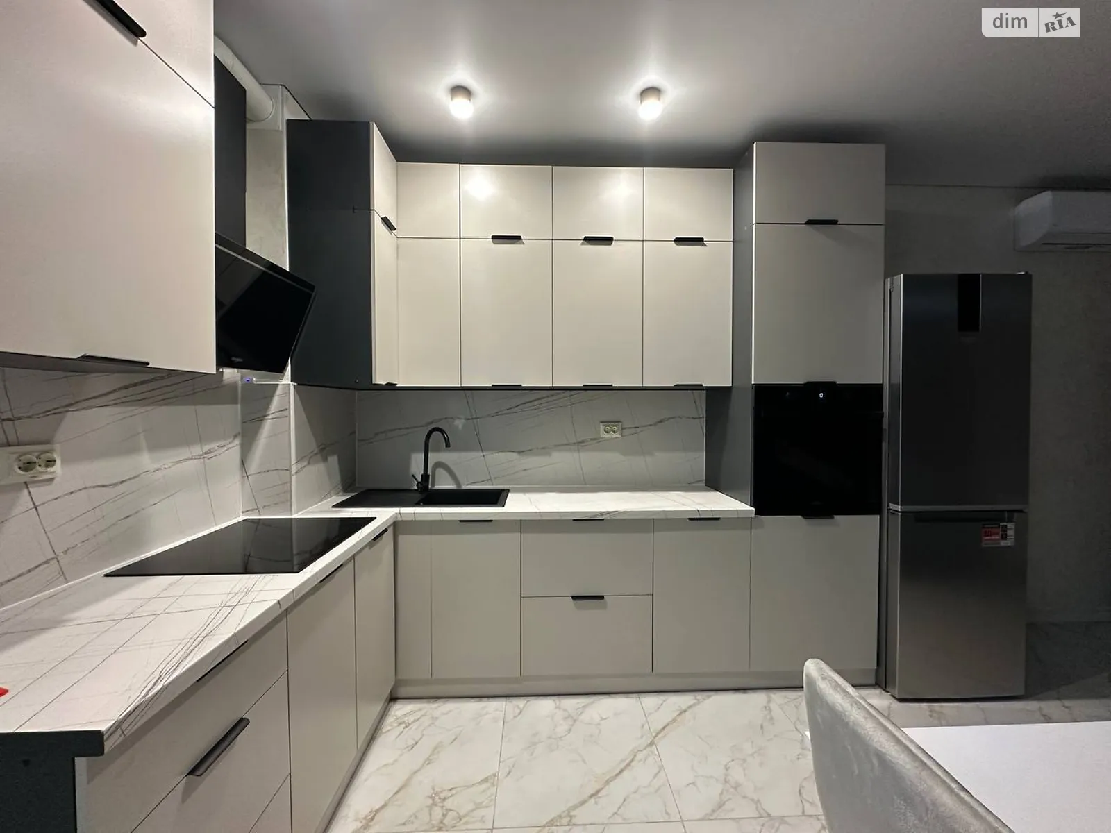 Продается 1-комнатная квартира 40.9 кв. м в Брюховичах, ул. Независимости Украины, 19В - фото 1