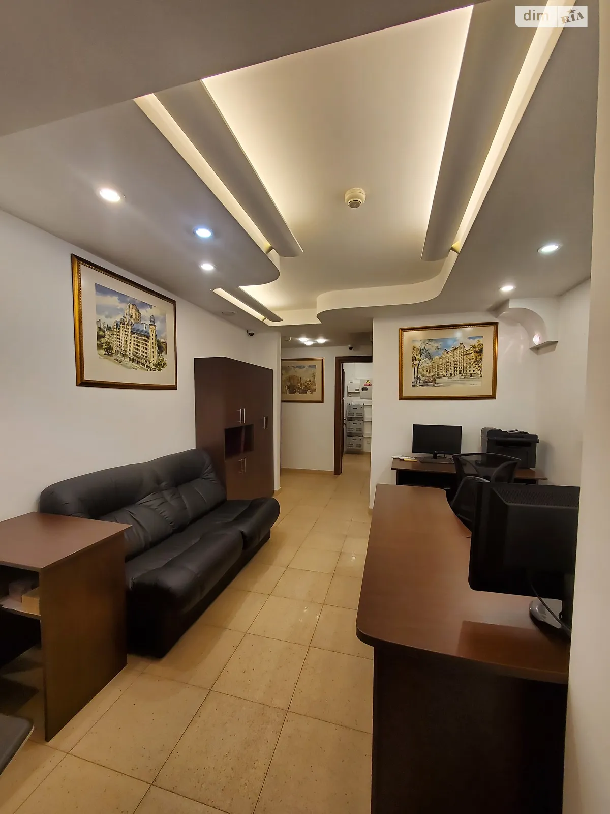 Продается офис 100 кв. м в бизнес-центре, цена: 200000 $ - фото 1