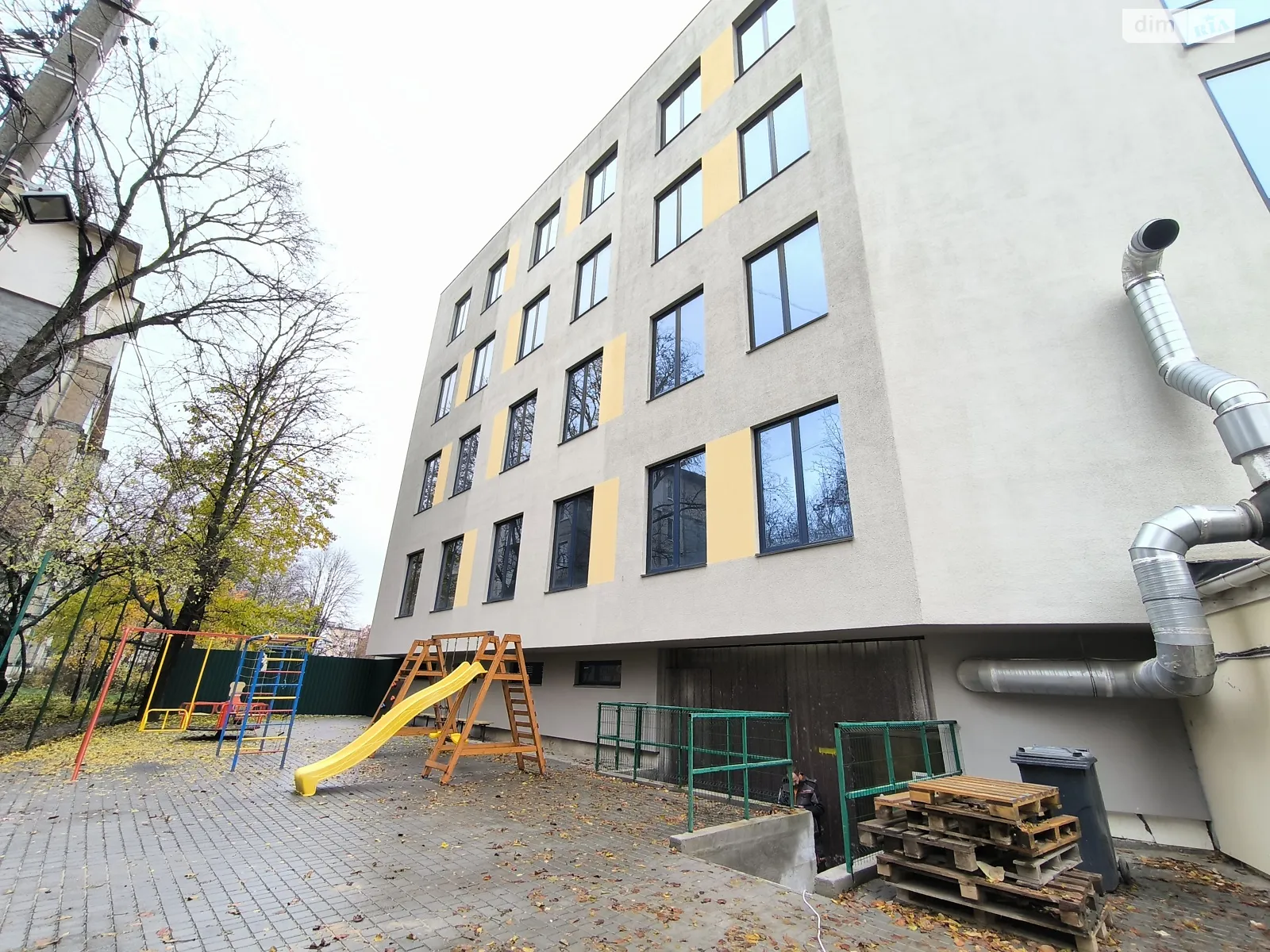 Сдается в аренду помещения свободного назначения 200 кв. м в 4-этажном здании, цена: 55000 грн - фото 1